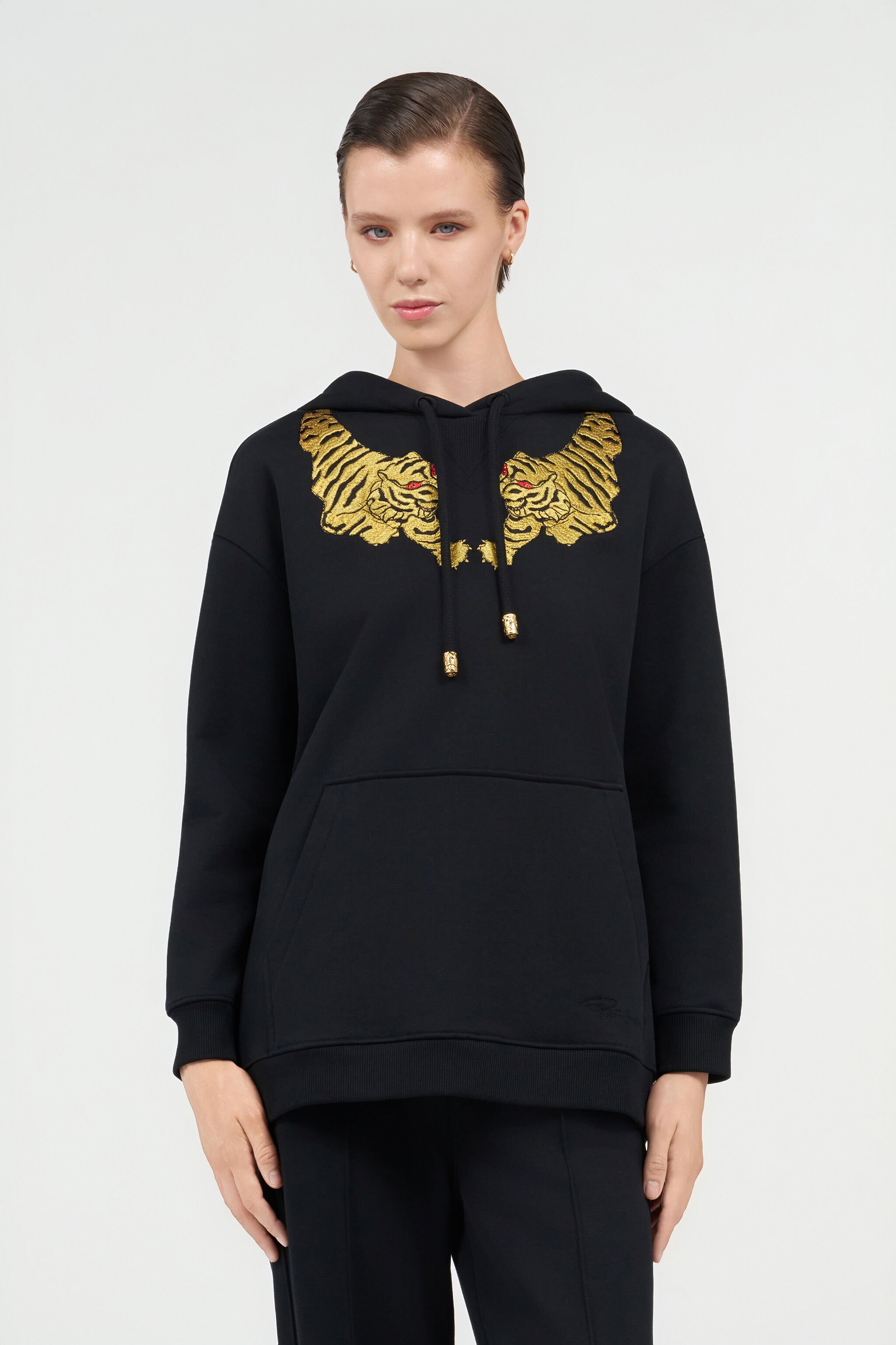 RC Sudadera Negra Con Bordado De Tigre BLACK WQT67B-CF057