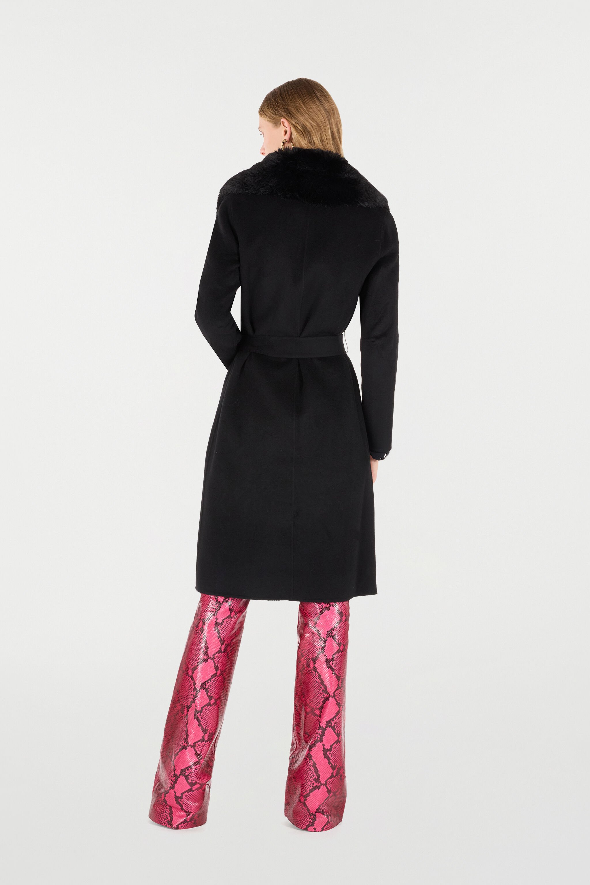 RC Cappotto Con Collo In Faux Fur Nero OOT50B-WH016