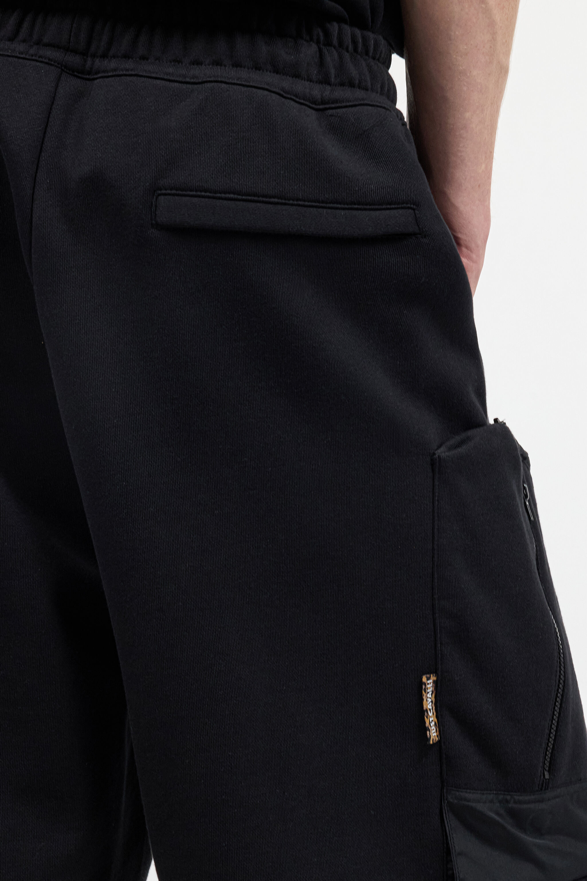 JC Shorts With Maxi-Pockets And Logo Black UFT008-UF028