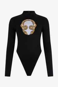 ${brand} Top con bordado ${colorDescription} ${masterID}