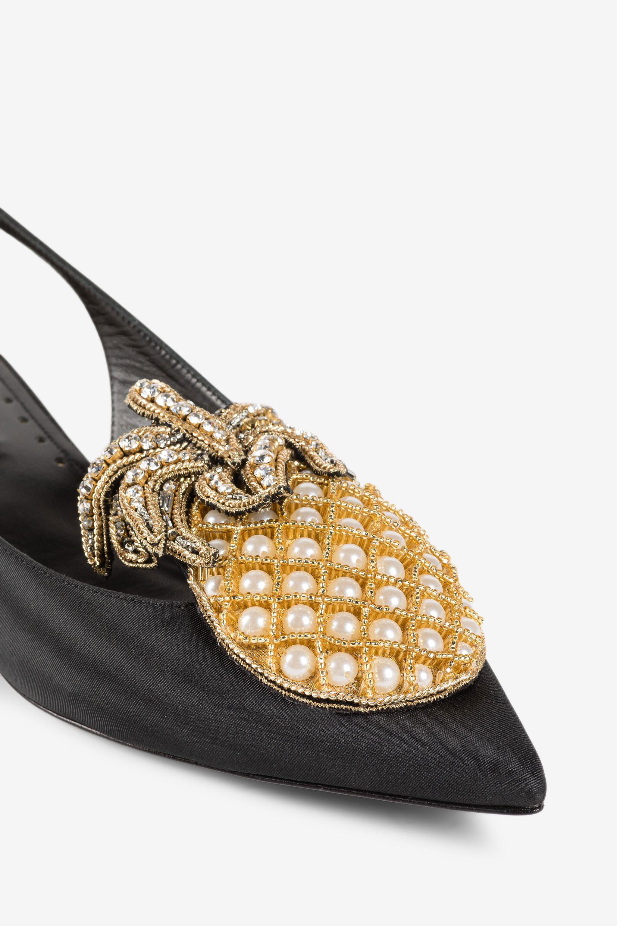 RC Le Pettegole Pineapple-Embellished Slingback Pumps Black QWS008-TL002