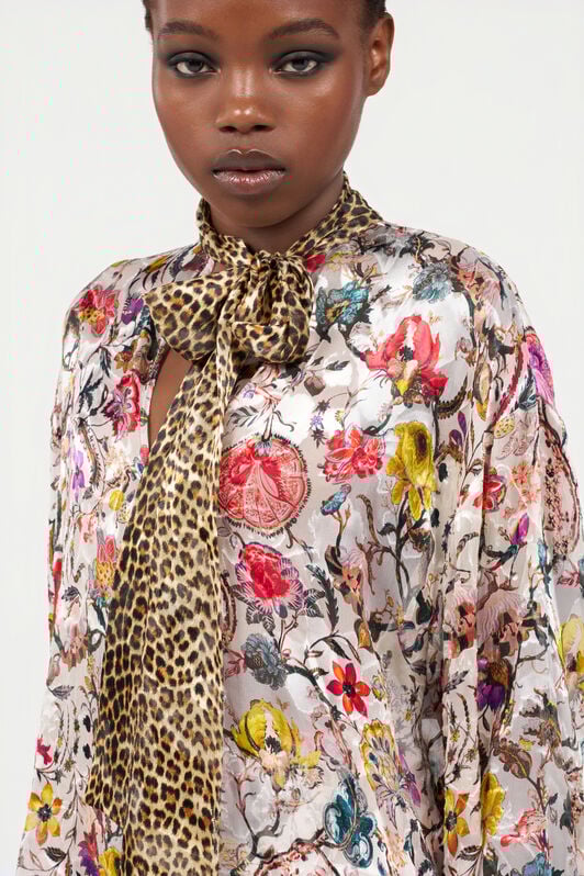 RC Blouse with Florentine Flowers Print BEIGE WQT712-HER29