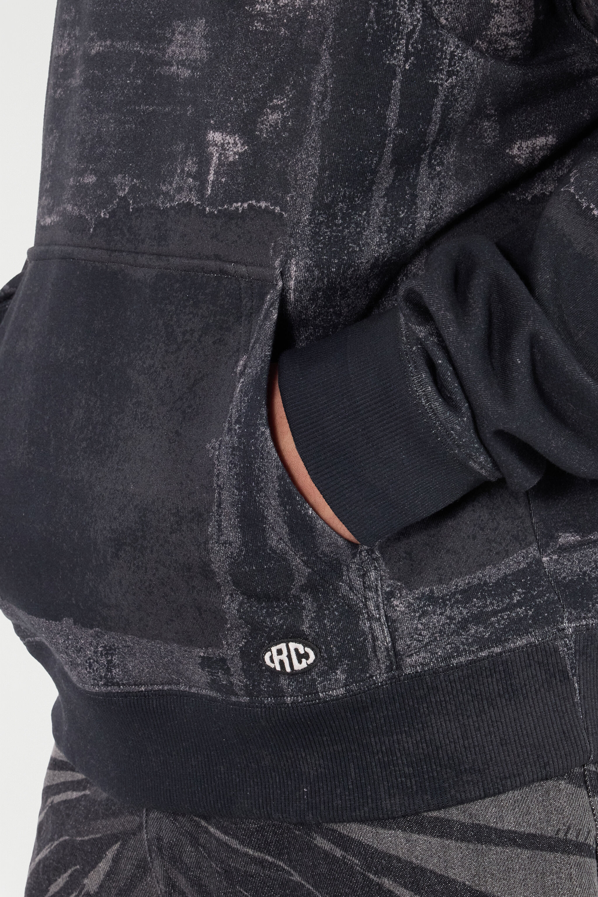 RC Used Dégradé Effect Sweatshirt Black VNT68B-FOP69