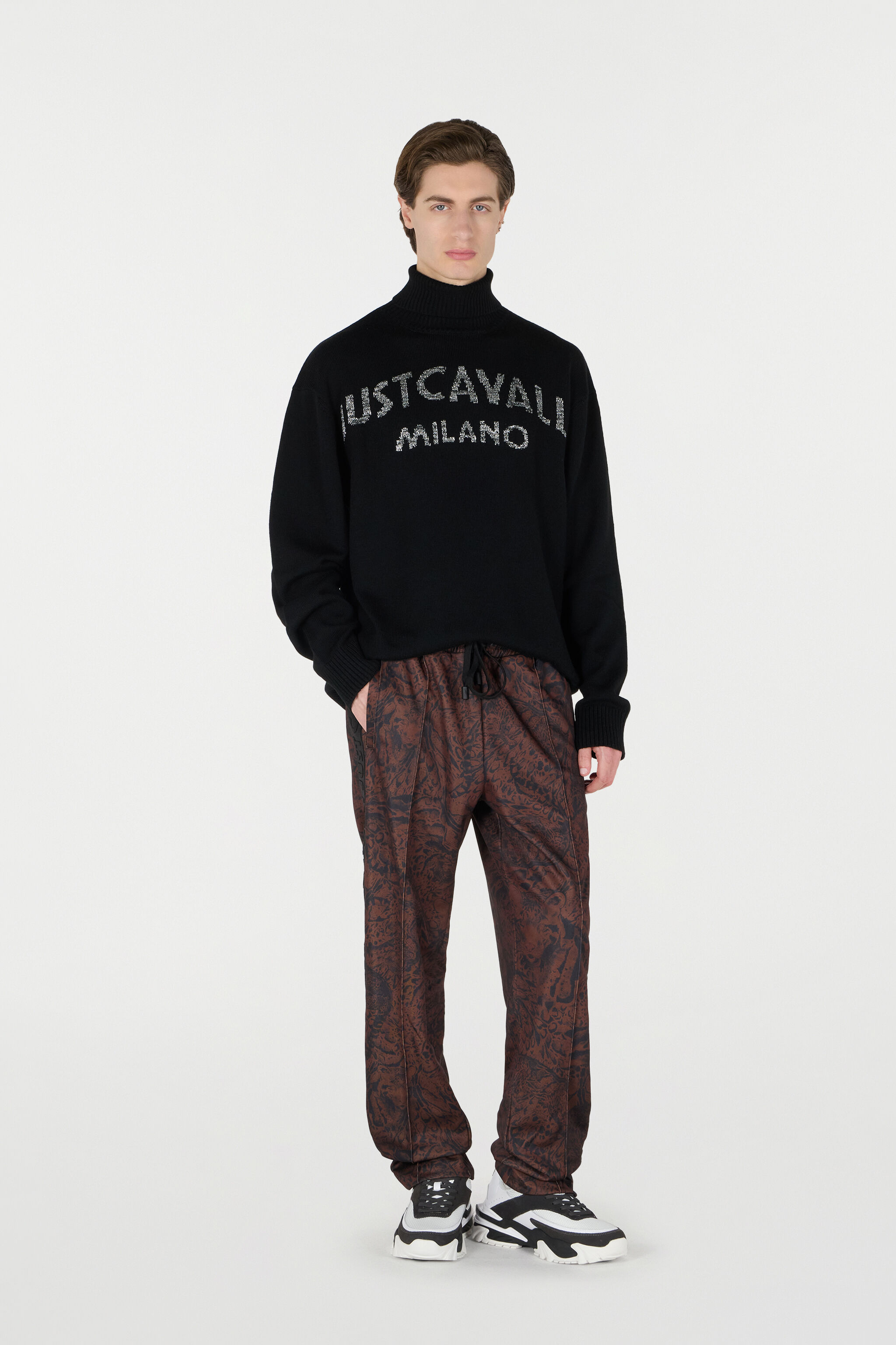 JC Sweater With Lettering Black TFM006-TF026