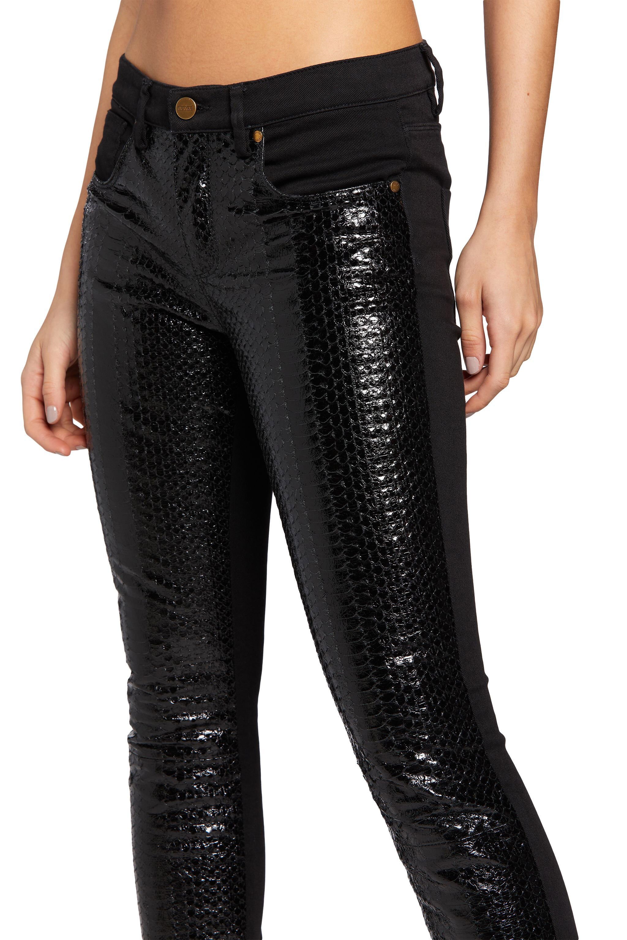 RC Skinny Jeans mit Einsatz in Python-Optik Schwarz MQJ212-DN003