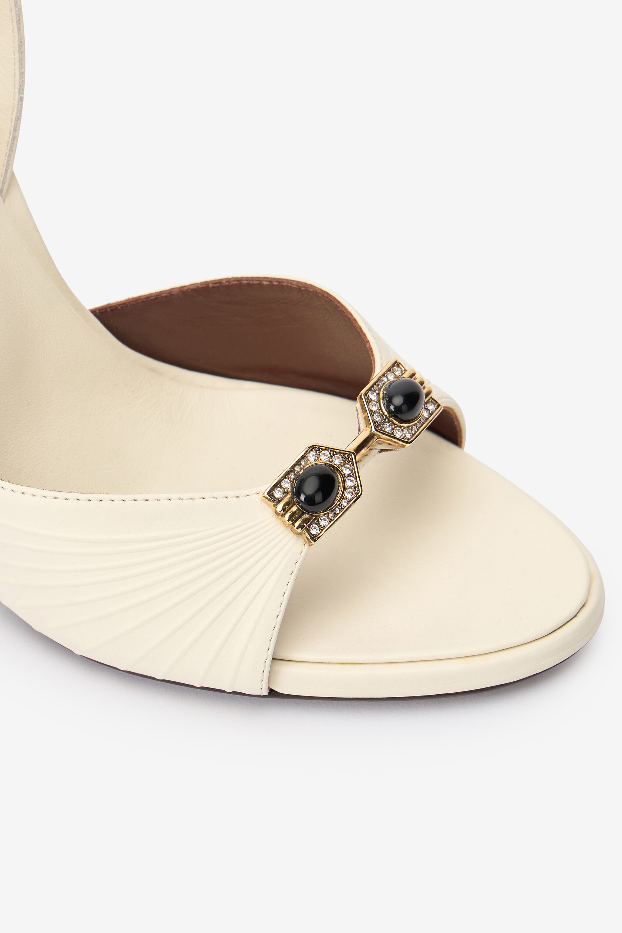 RC Sandalias blancas con hebilla joya y detalle de serpiente WHITE WWS006-PZB29