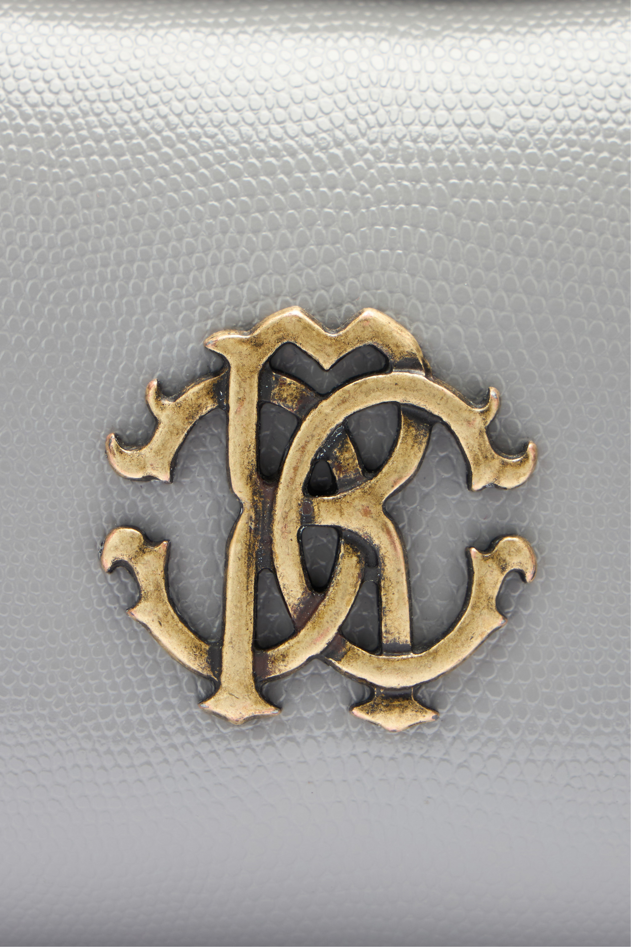 Shop Roberto Cavalli Schultertasche Mit Rc-logo In Gray