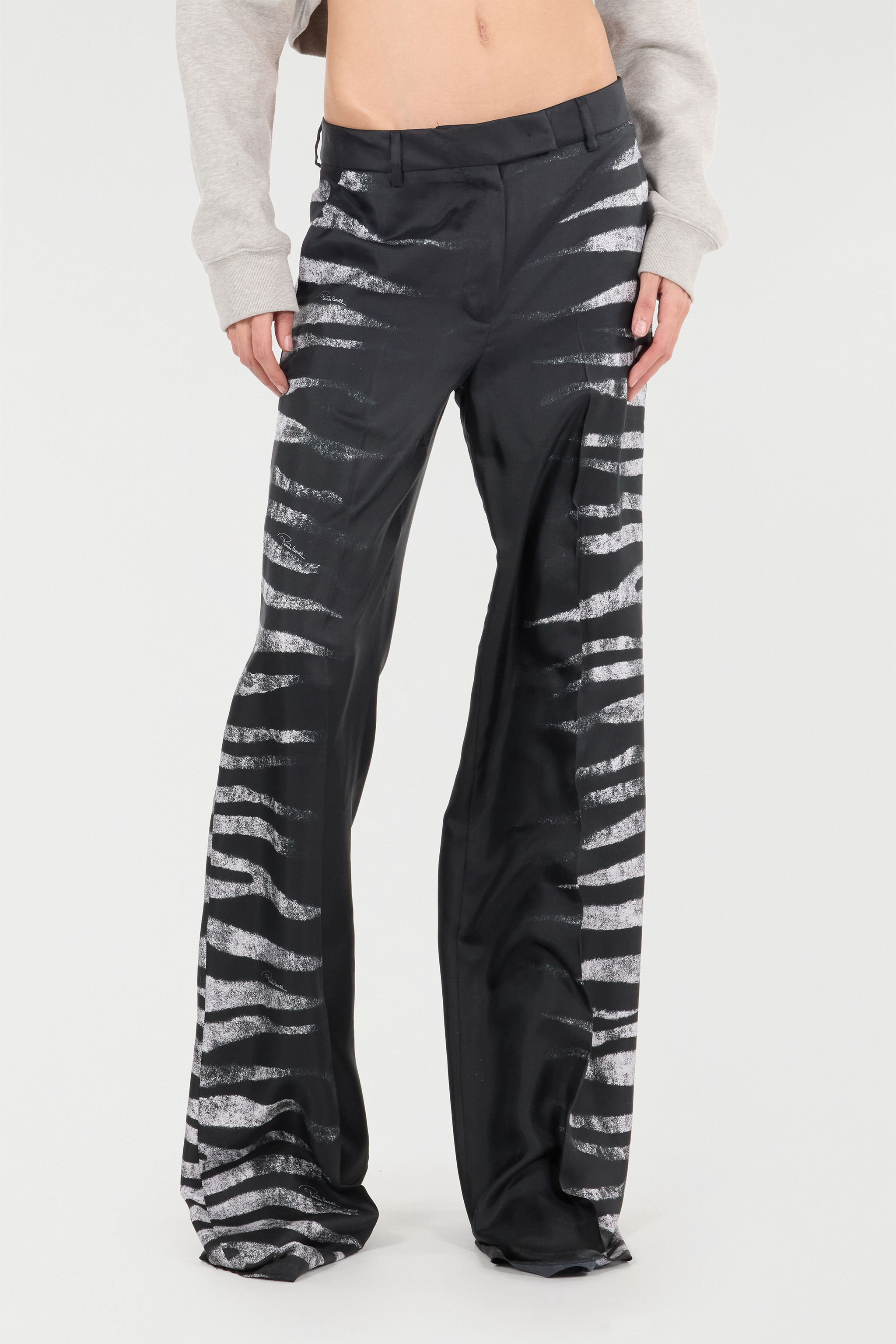 Shop Roberto Cavalli Hose Mit Print Zebra Seitlich In Nero/bianco