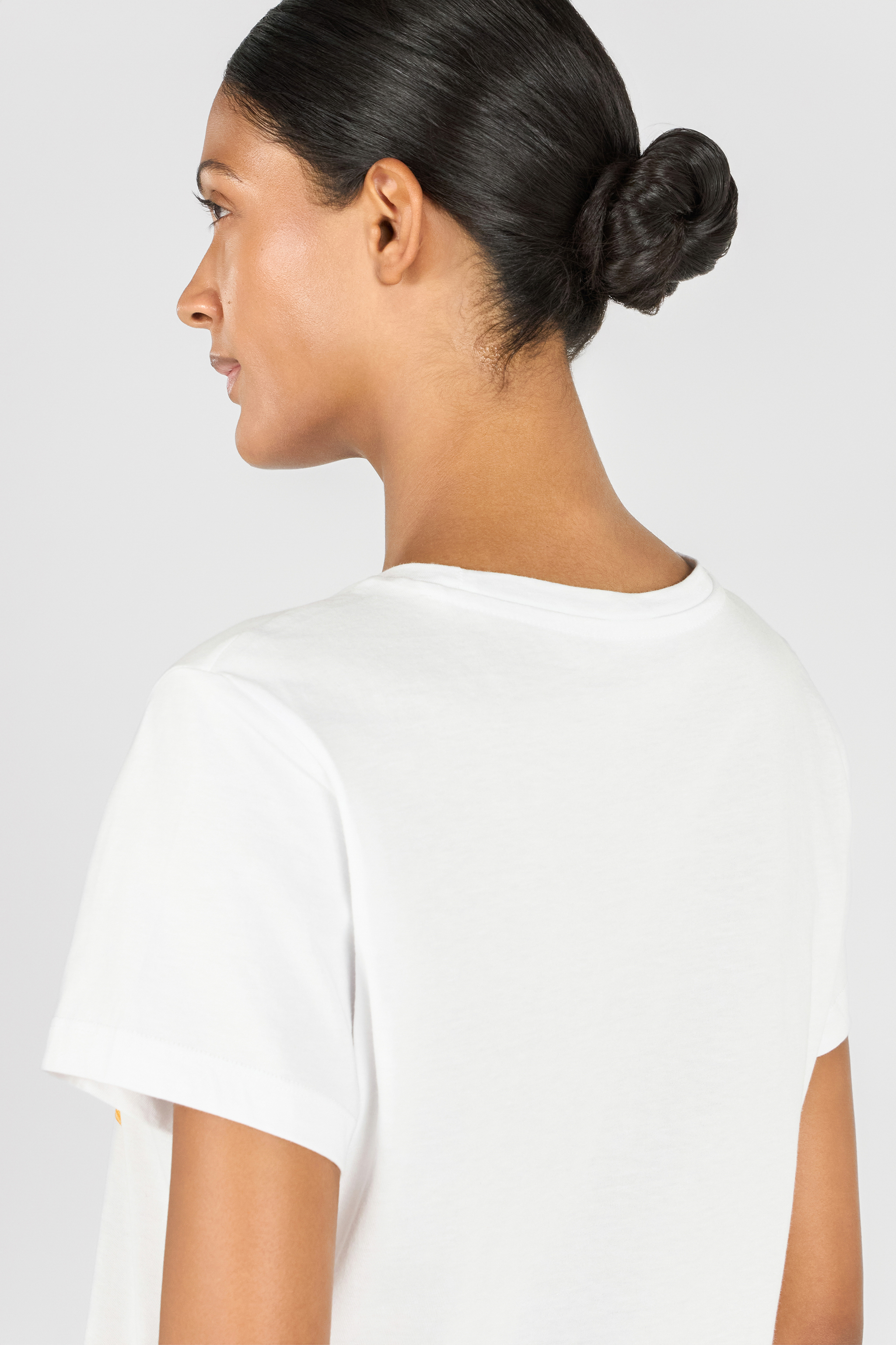 Shop Roberto Cavalli T-shirt Mit Blumen Und Monogramm Rc In White