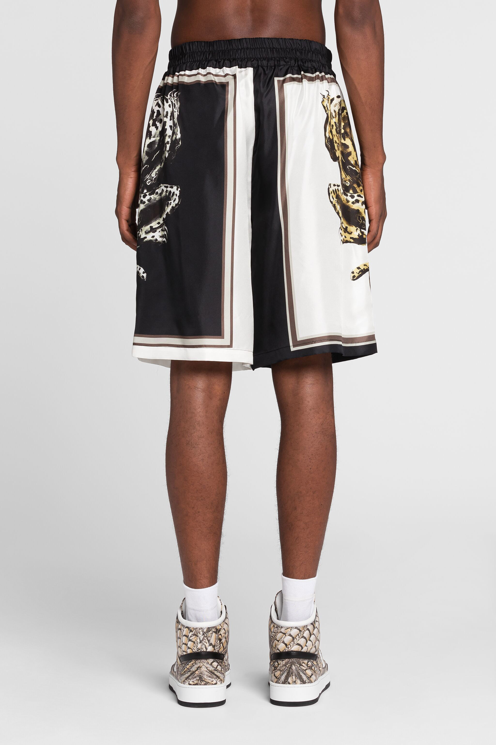Panther-print knee-length shorts