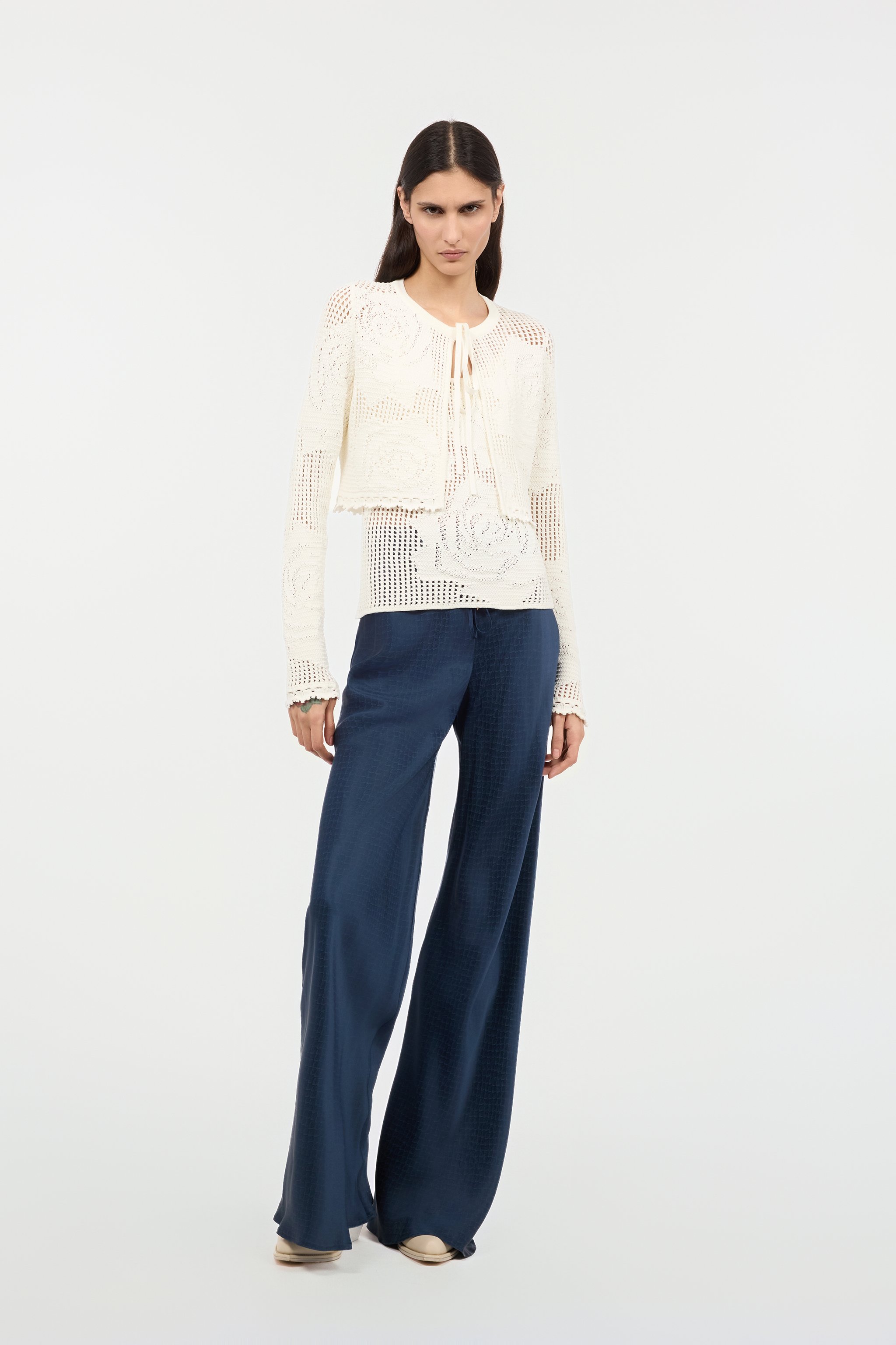 Roberto Cavalli Cropped Knit Cardigan With Roses In Bianco 110602