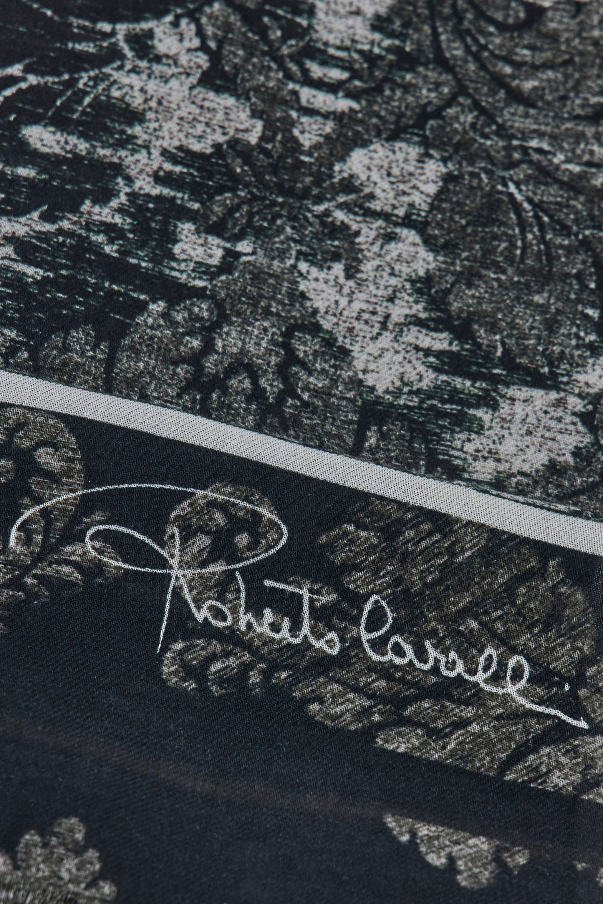 Roberto Cavalli Shawl With Brocade Print In Black & White