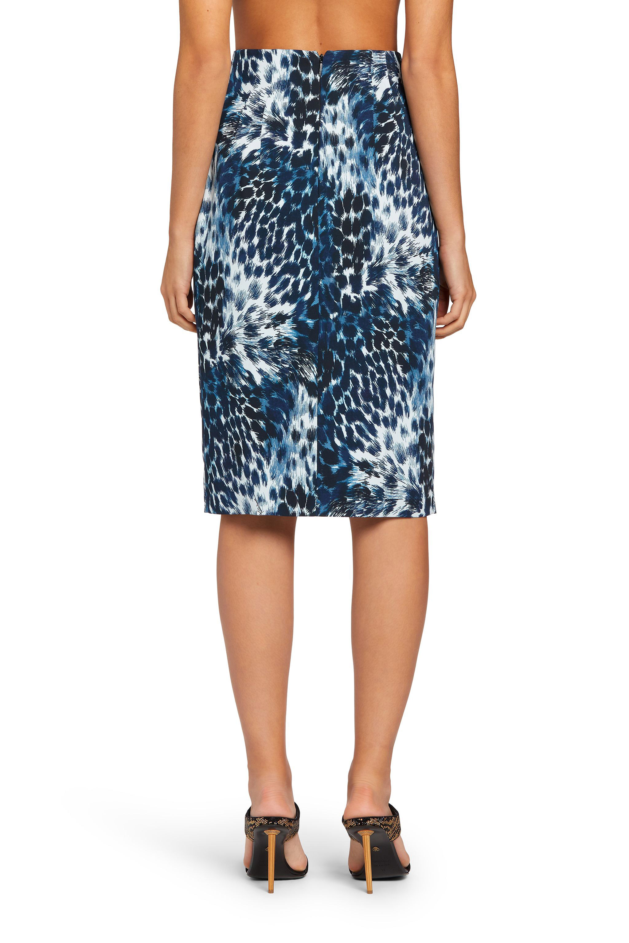 Shop Roberto Cavalli Bleistiftrock Mit Wild Indigo Print In Black/light Blue