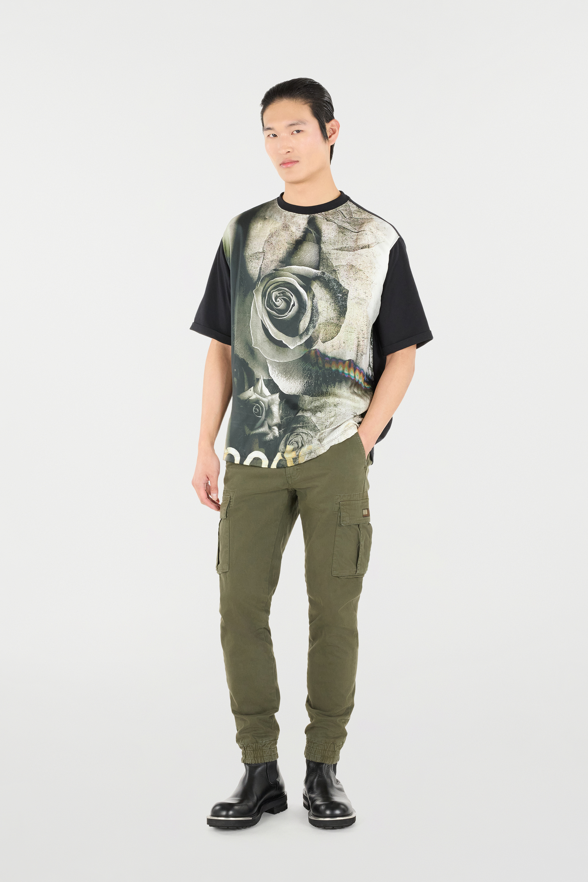 Roberto Cavalli Rose-print T-shirt In Black/white