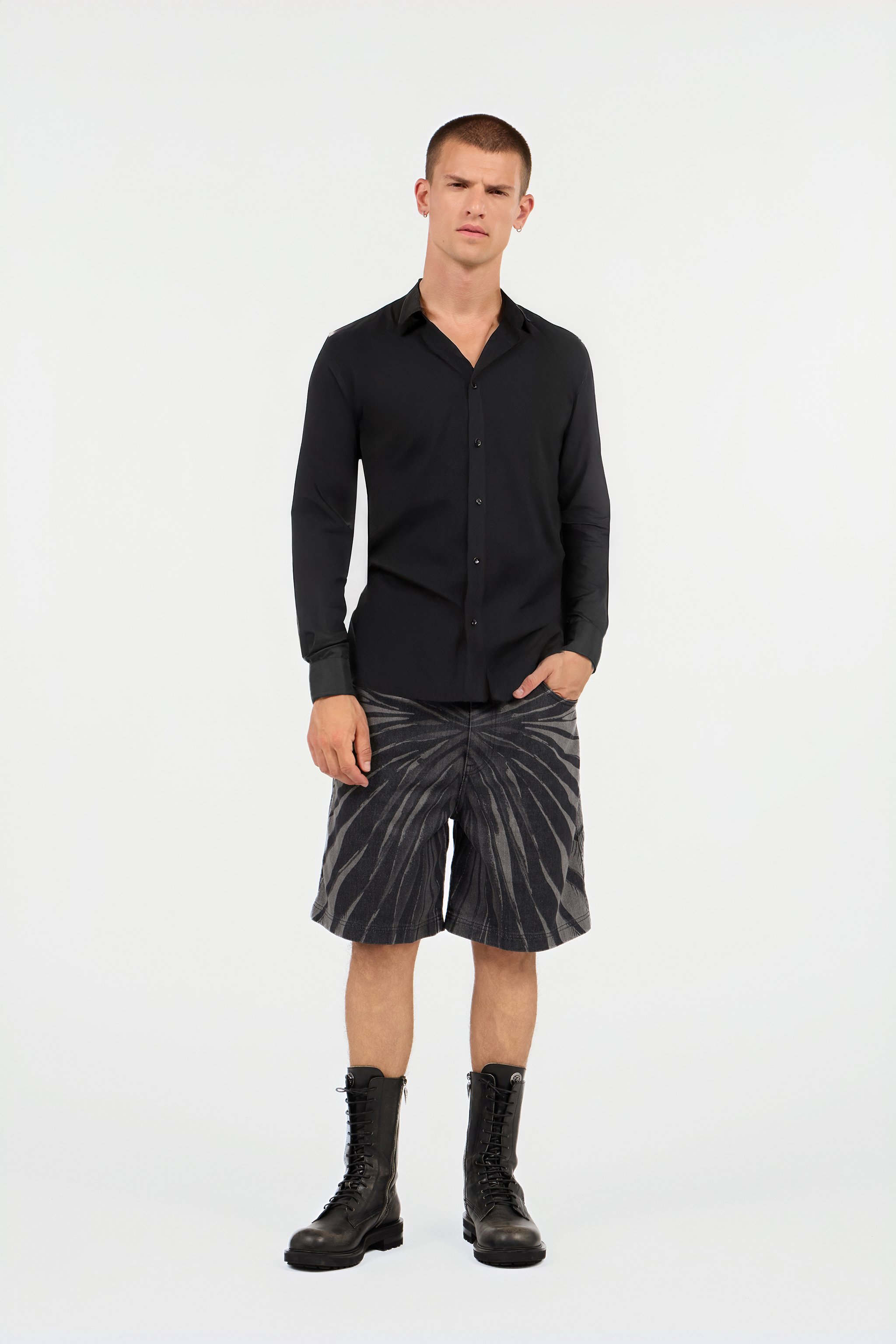 Roberto Cavalli Ray Of Gold Print Bermuda Shorts In Black