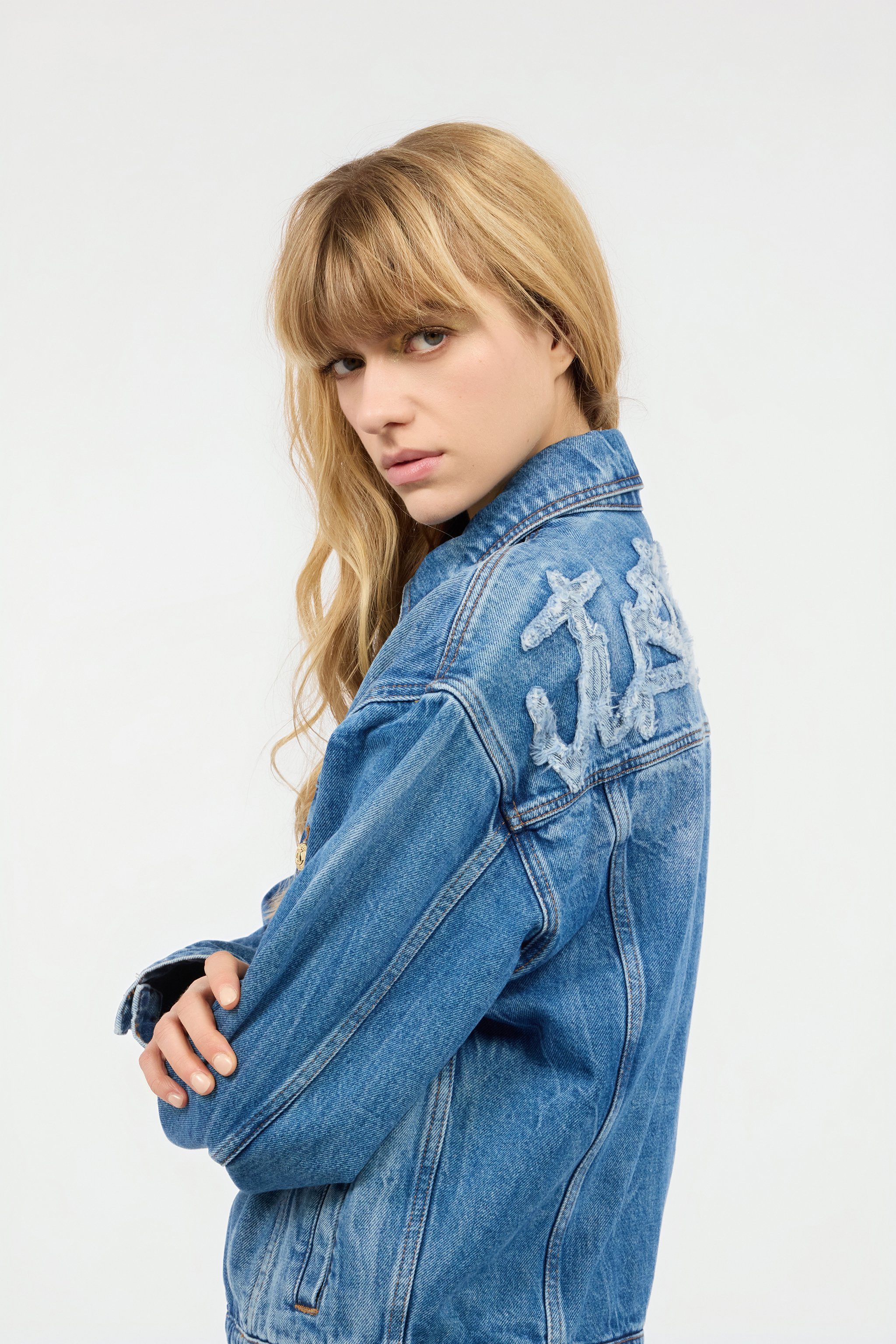 Shop Roberto Cavalli Jacke Aus Denim Mit Logo In Light Blue