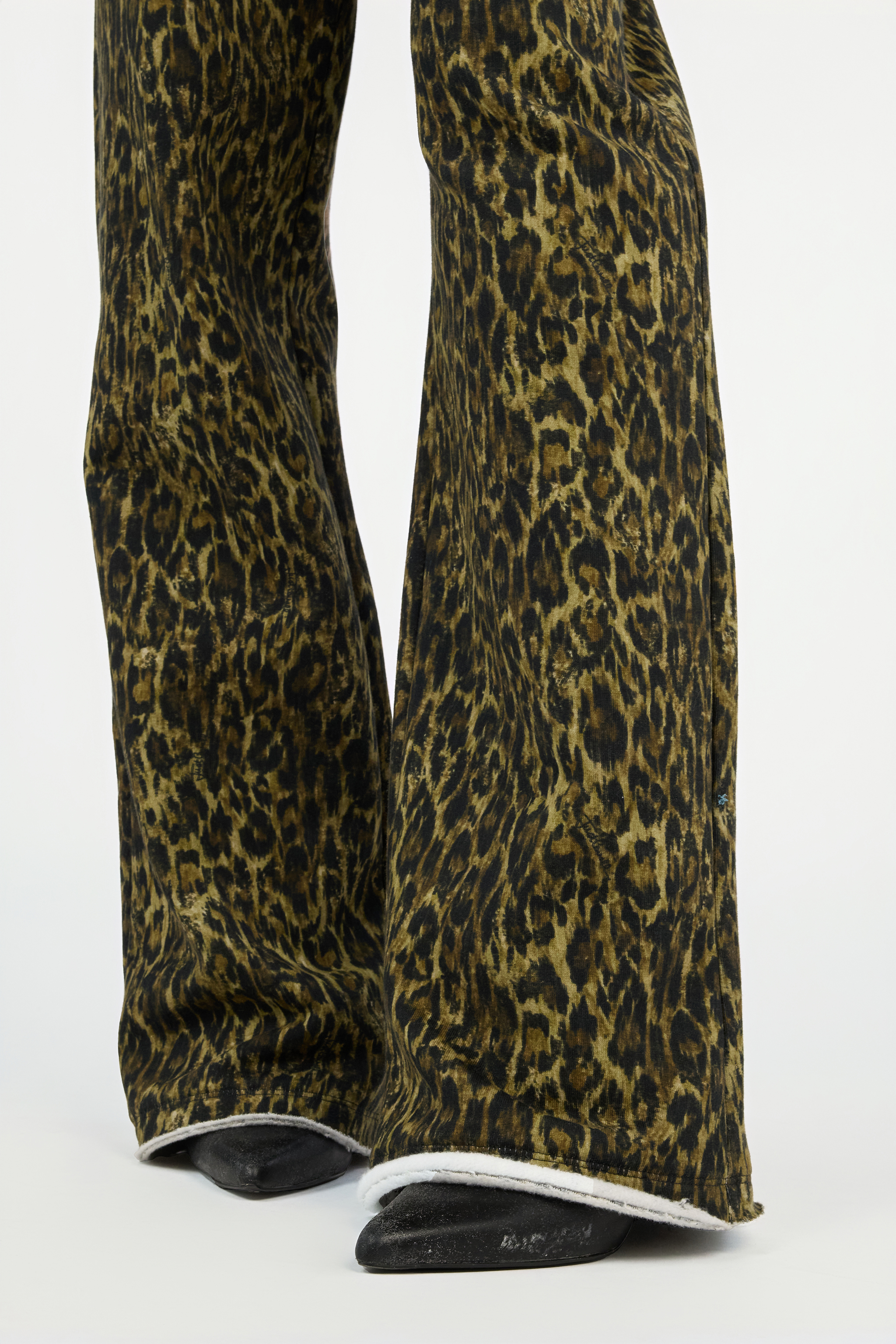 Roberto Cavalli Leopard Print Trousers In Green