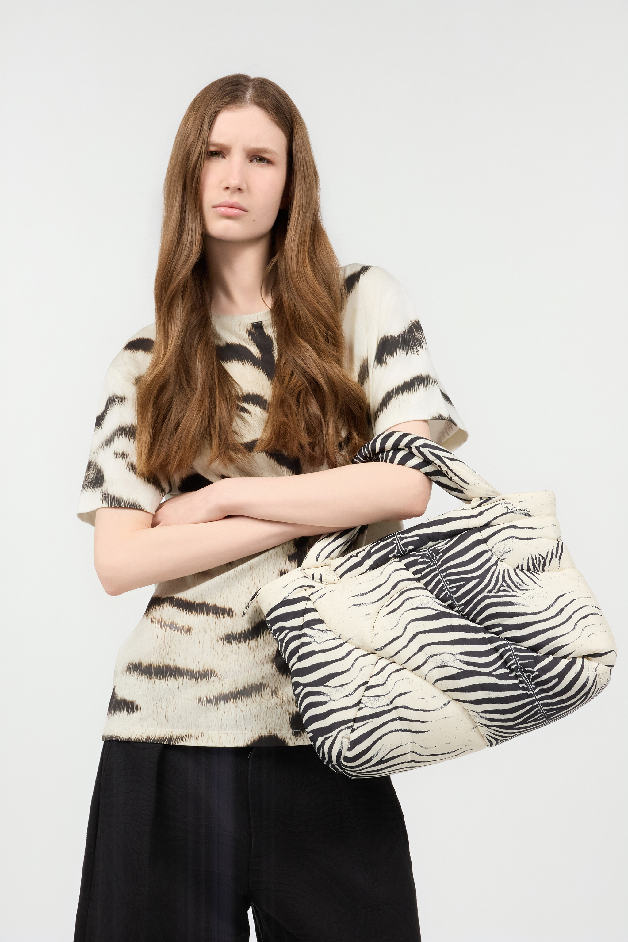 Roberto Cavalli Firenze Medium In Black/white