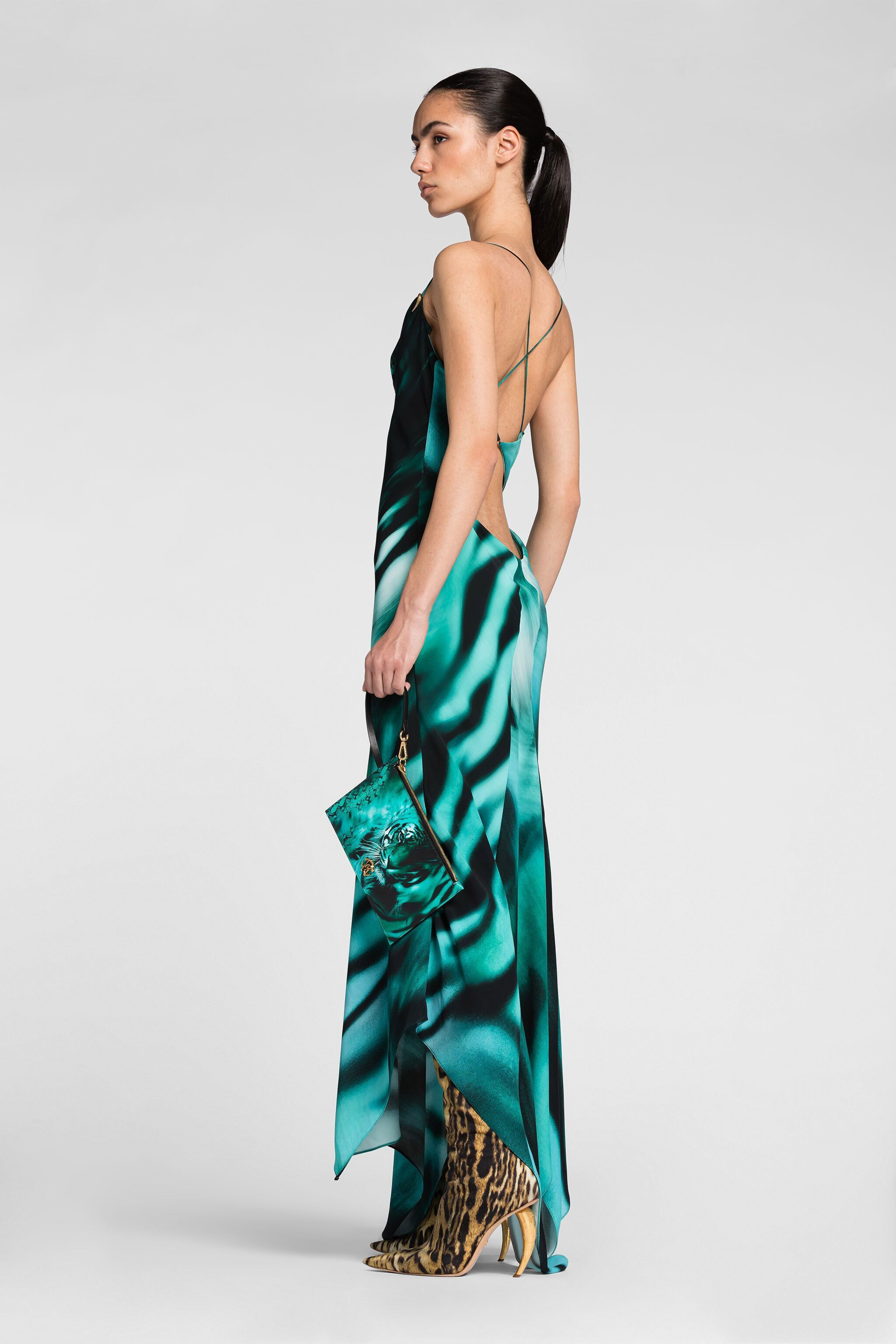  Roberto Cavalli Tiger And Python-print Envelope Pouch - Female Bags Tiger/python Piscina Unica 