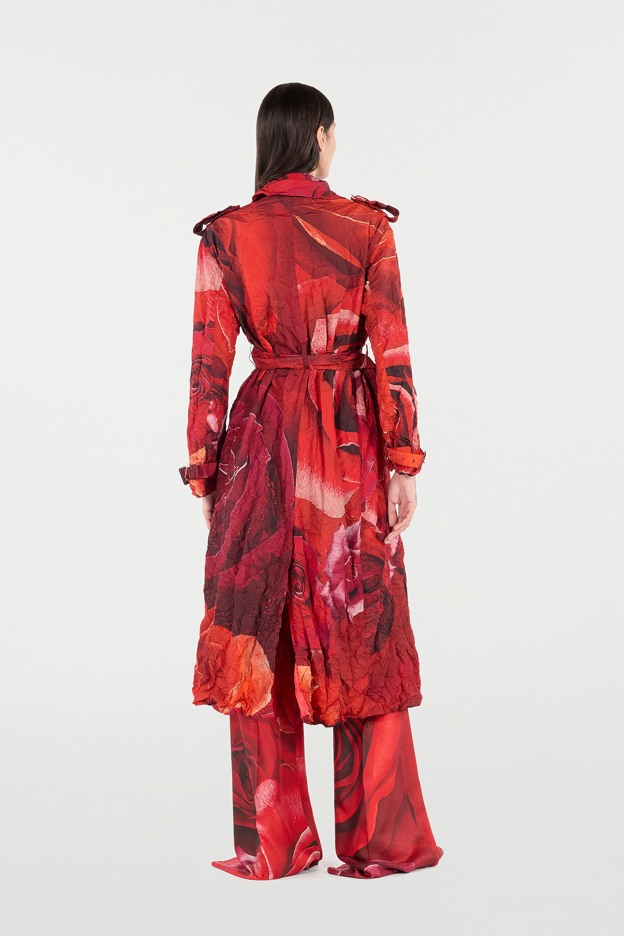 Roberto Cavalli Long Crinkle-effect Trench Coat With Rose Print In Rosso