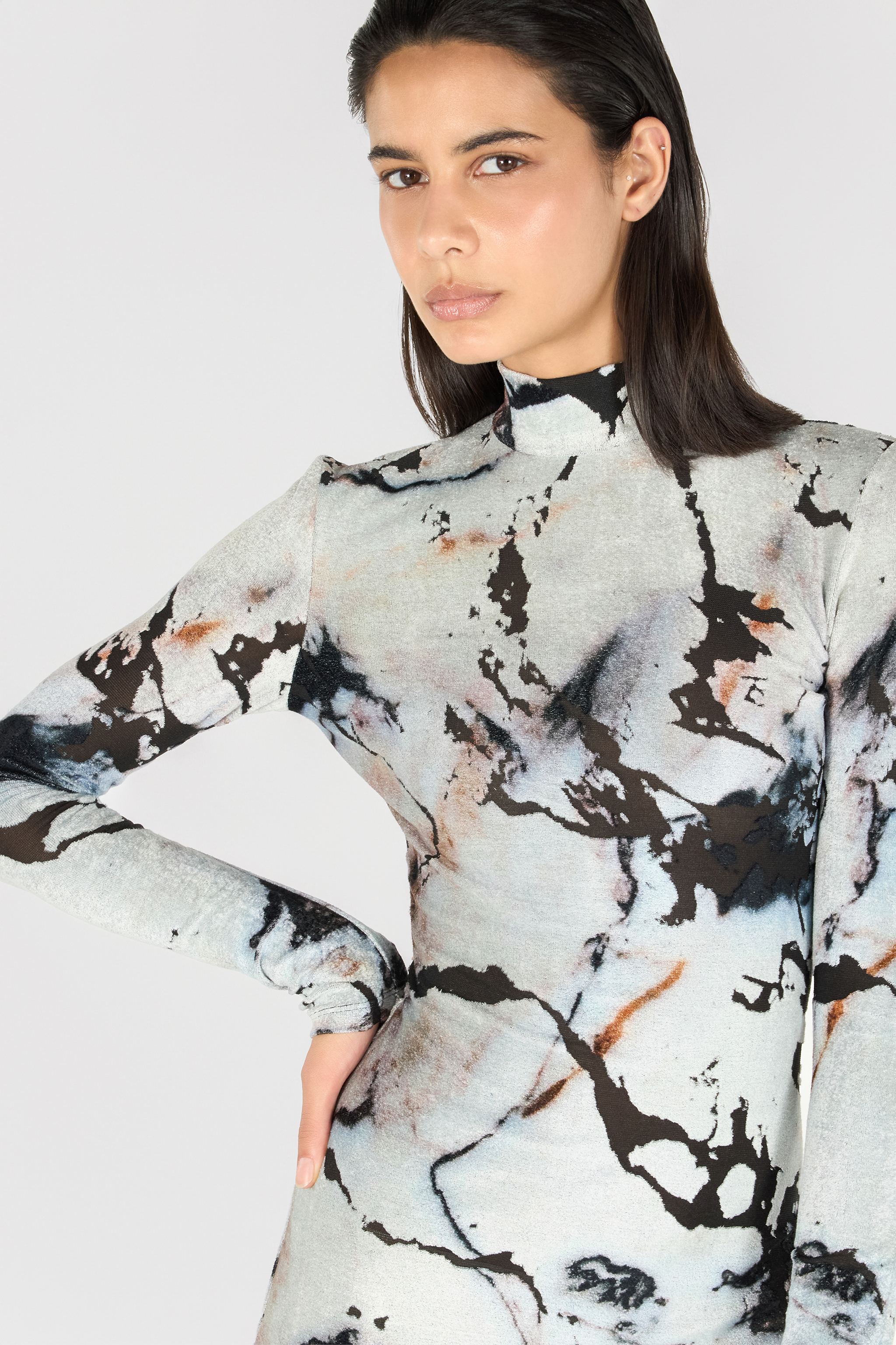 Shop Roberto Cavalli Langes Kleid Mit Print Marble In Black/white