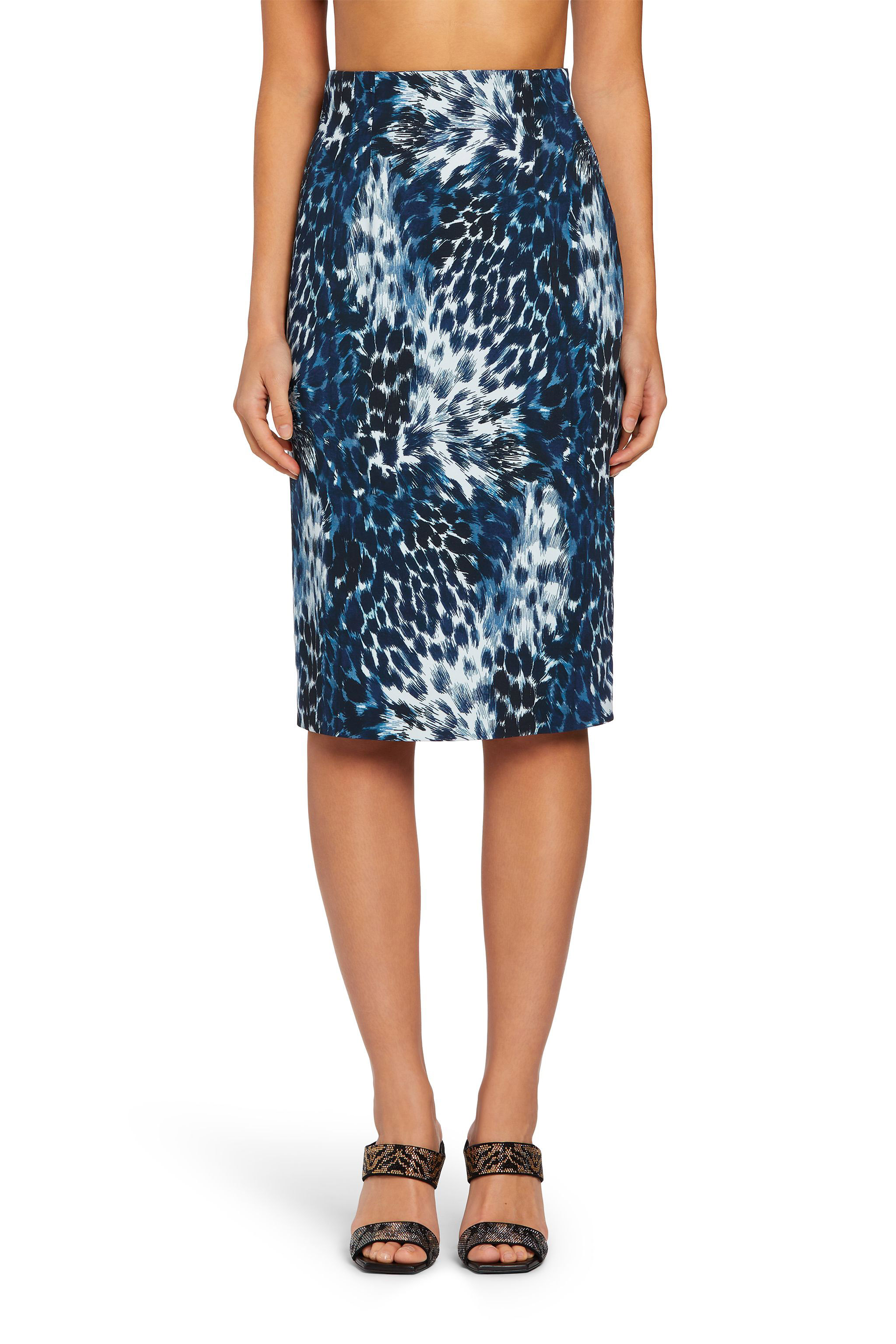 Shop Roberto Cavalli Bleistiftrock Mit Wild Indigo Print In Black/light Blue