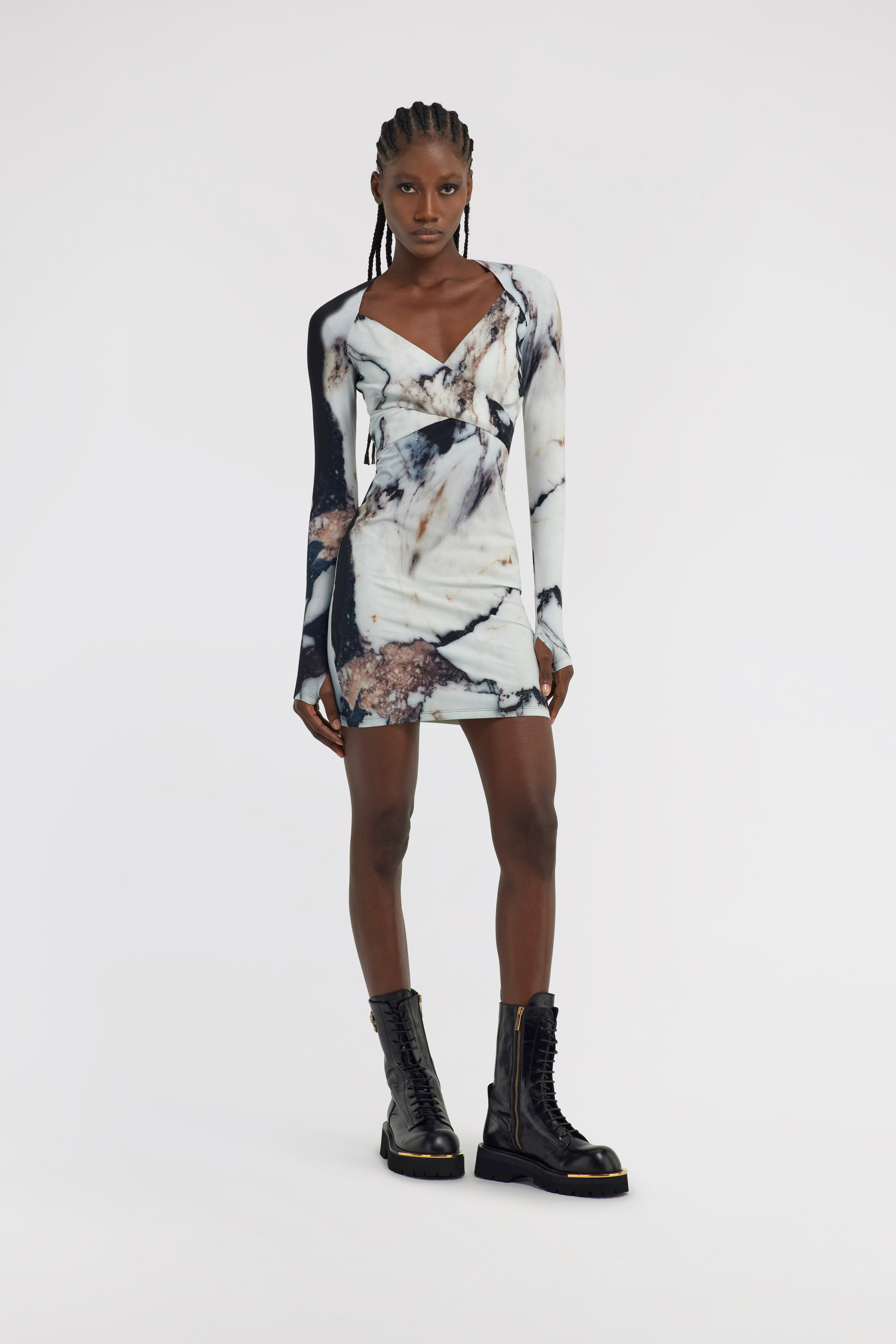 Roberto Cavalli Printed Abstract Fitted Mini V-neck Dress In Bianco/nero