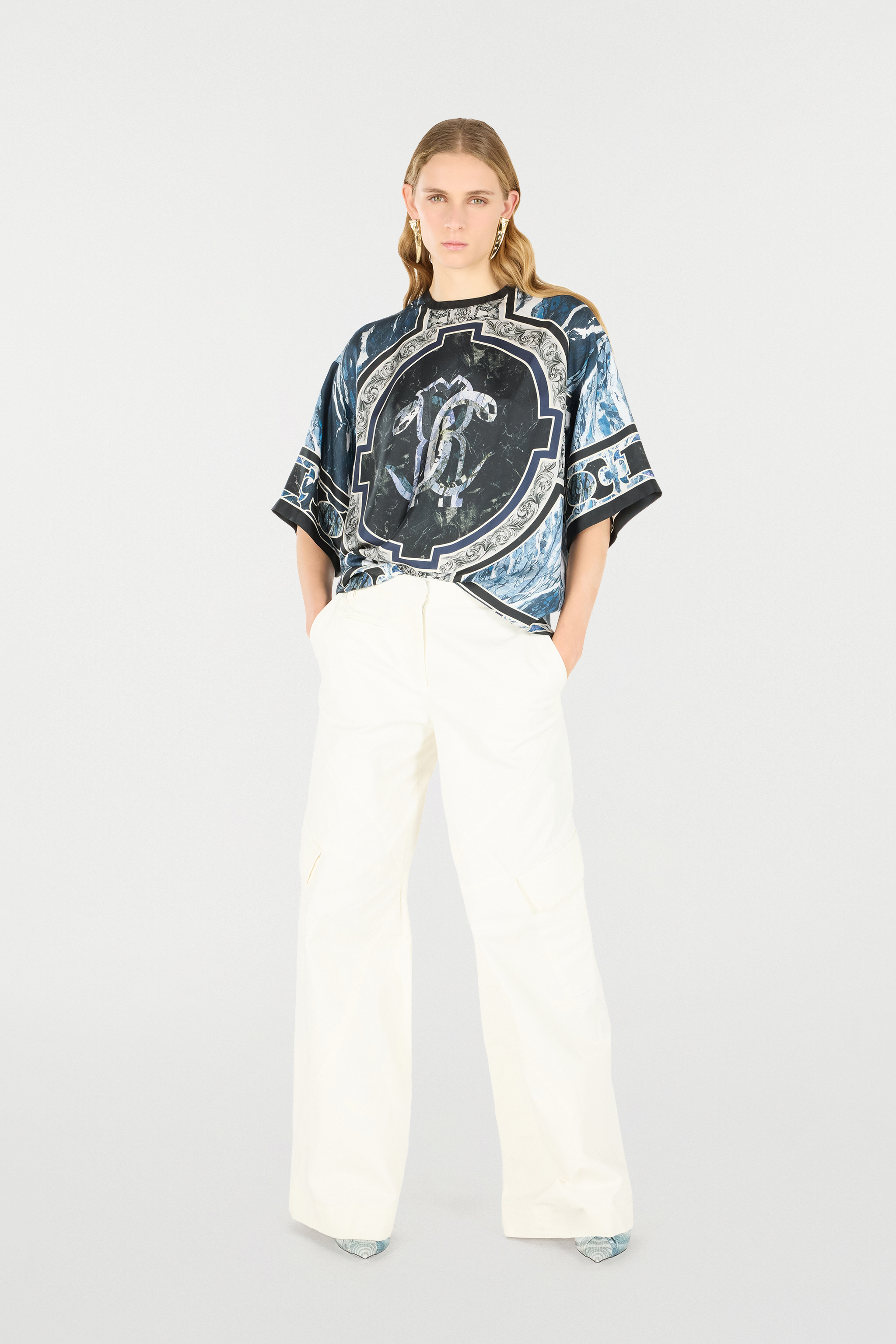 Shop Roberto Cavalli T-shirt Mit Print Monogramm Mirror Snake Und Marble In Dark Blue