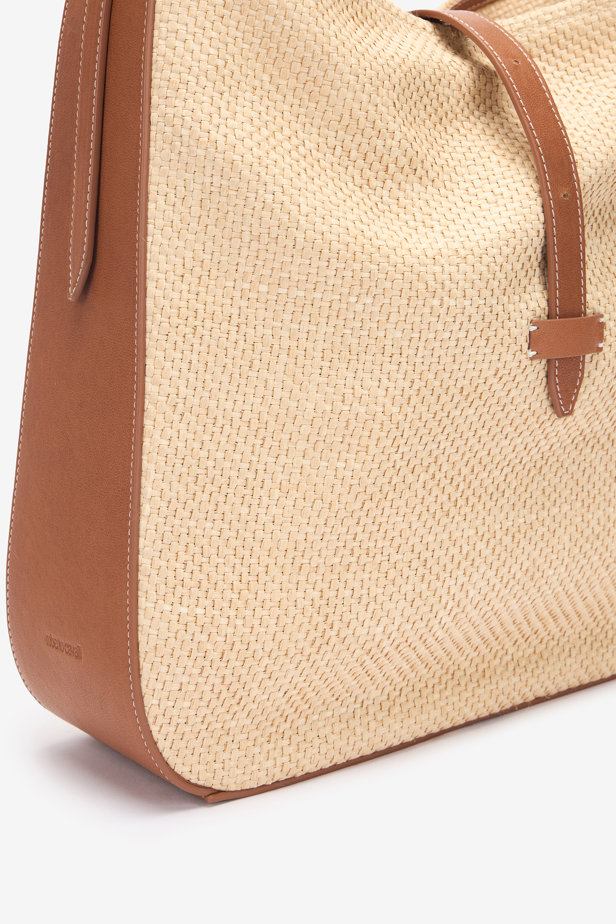 Shop Roberto Cavalli Grosse Schultertasche Mit Basteffekt In Light Brown