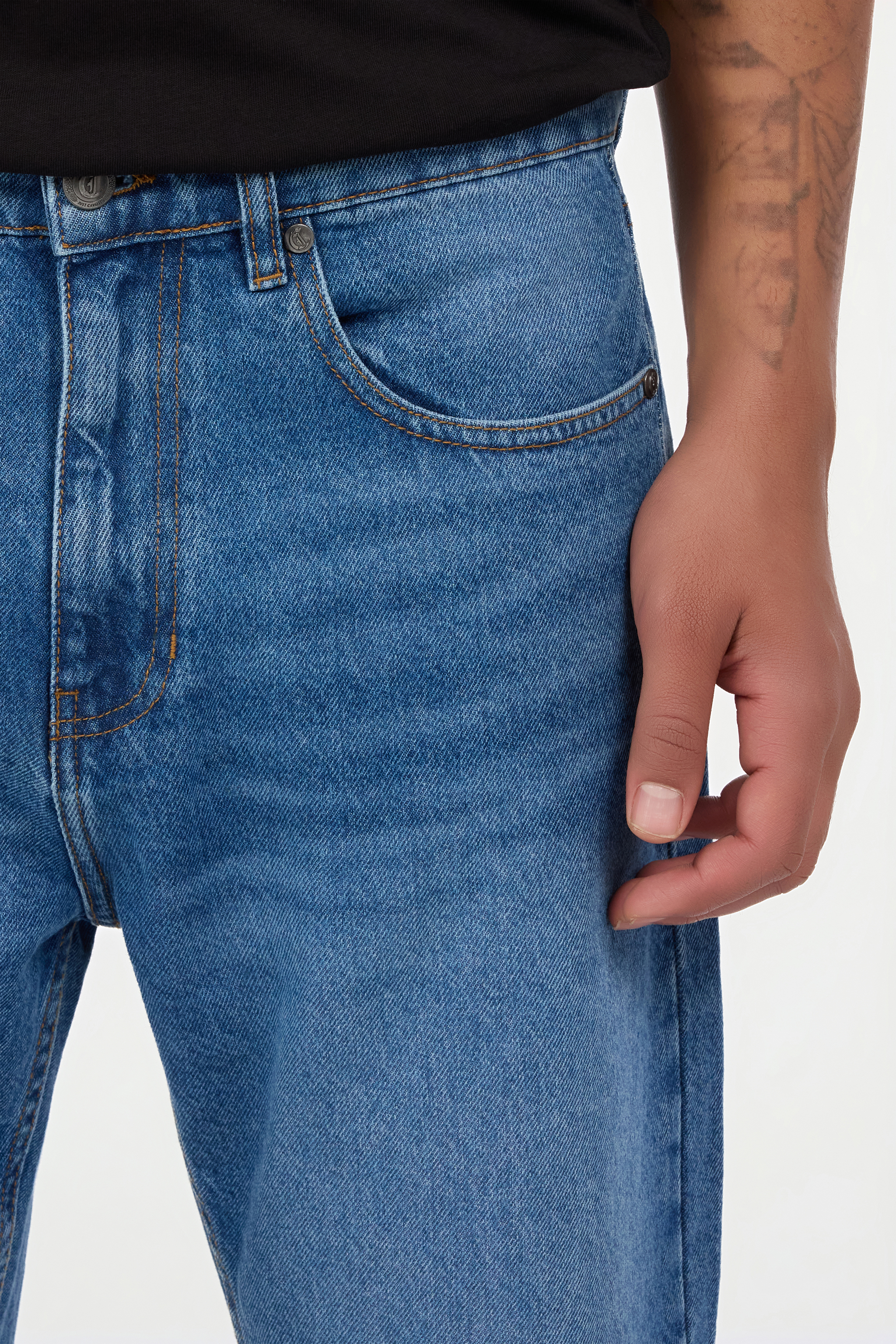 Five-pocket jeans with straight leg