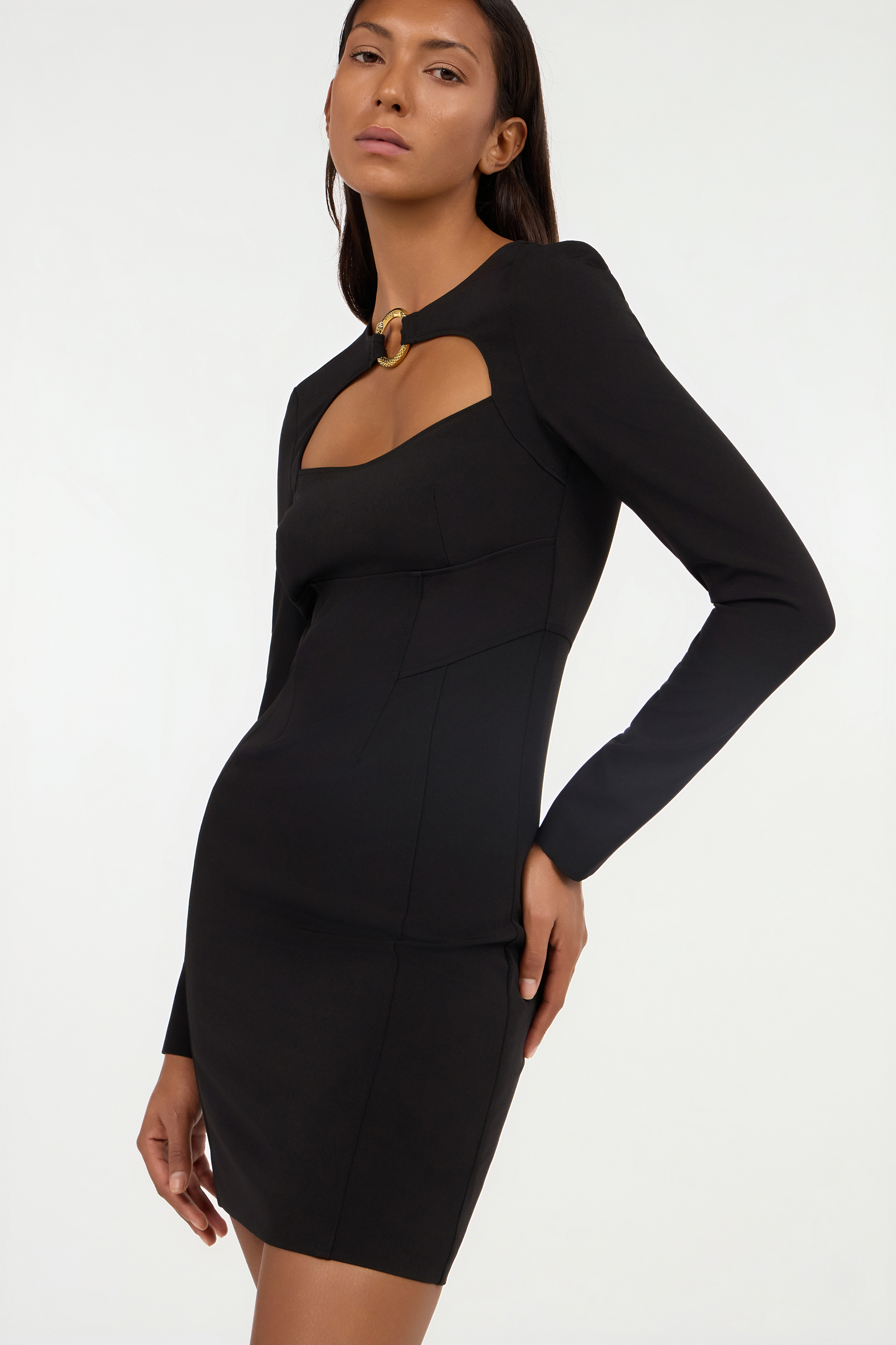 Short dress with long sleeves and cut-out