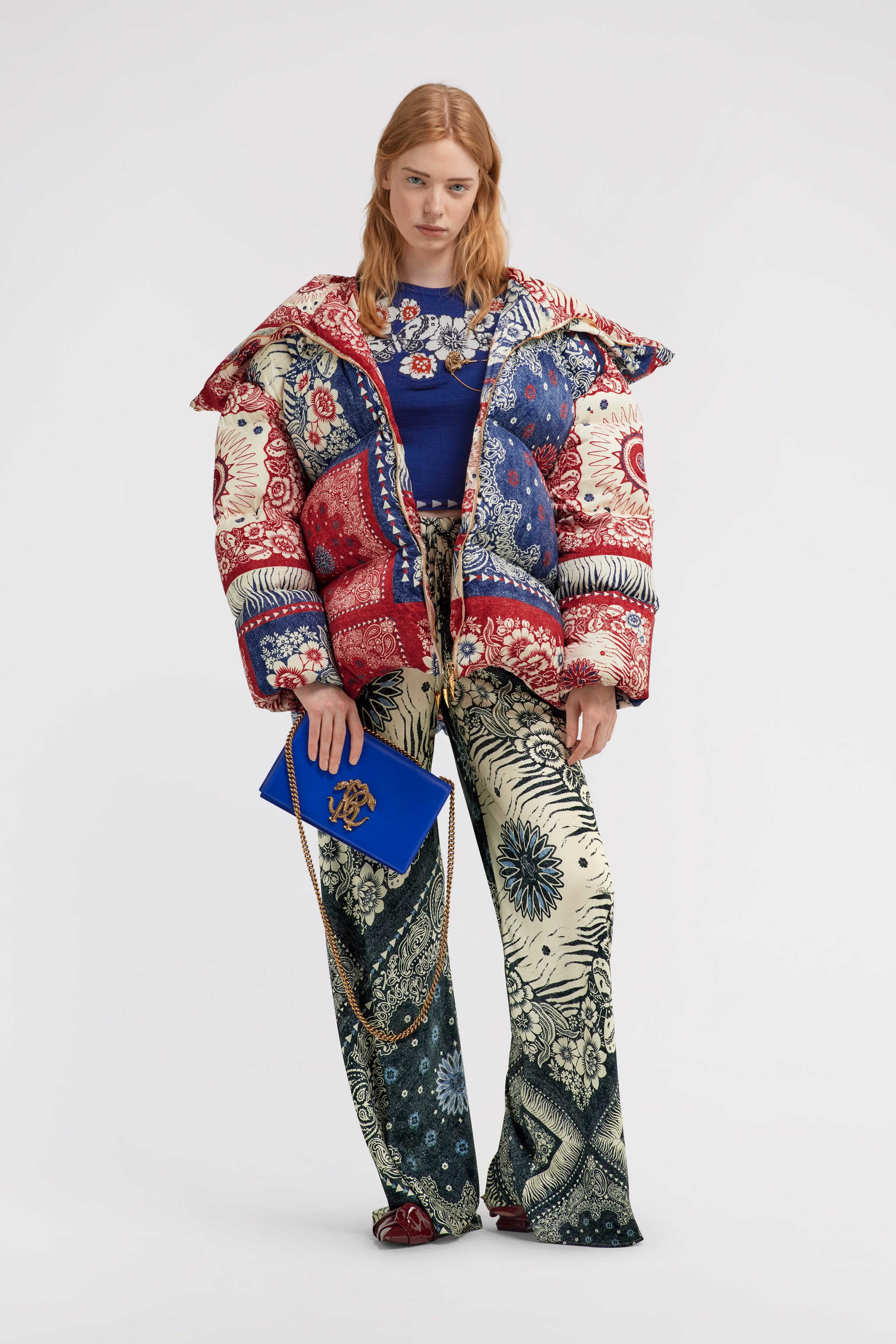 ROBERTO CAVALLI DAUNENJACKE MIT BANDANA-PRINT