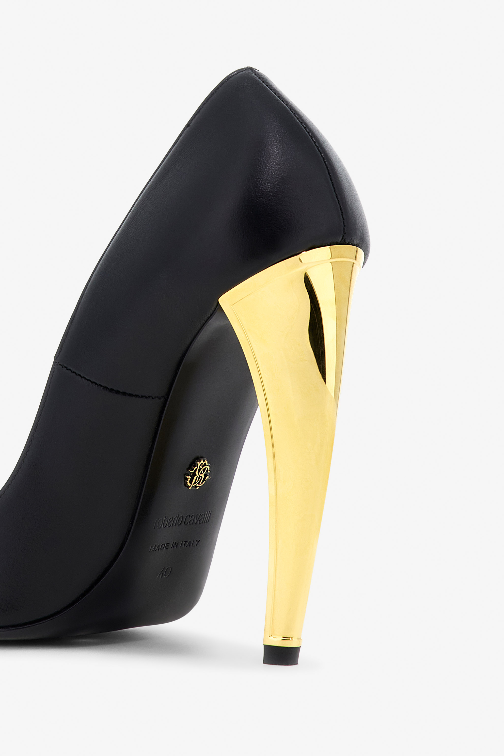 Roberto Cavalli Fang Heel Pumps In Black
