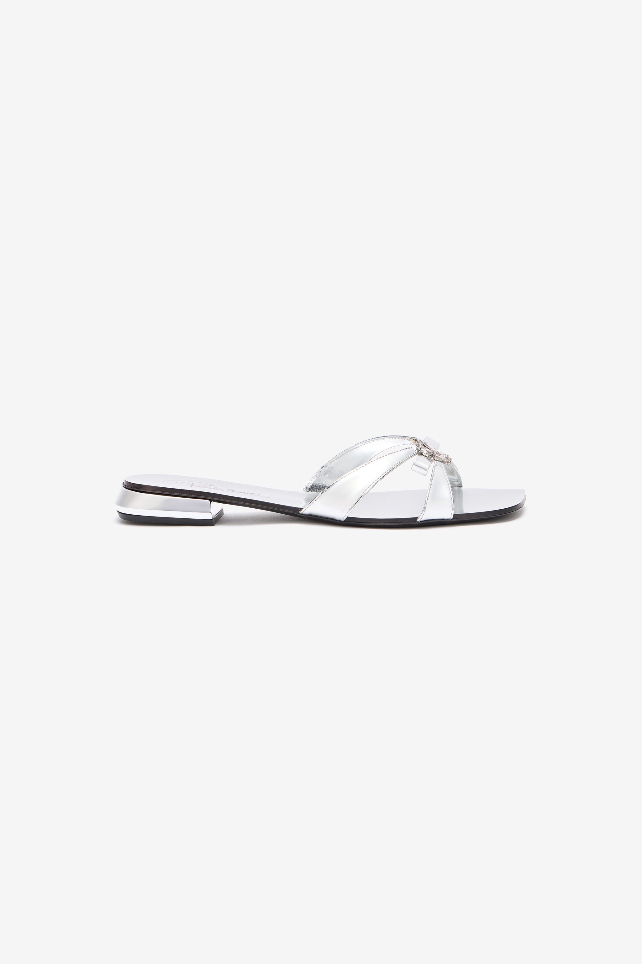 Shop Roberto Cavalli Flache Sandalen Mit Monogramm Mirror Snake In Argento/palladio