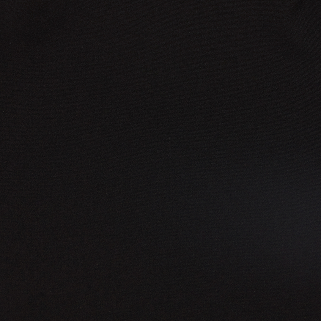 Short dress with long sleeves and cut-out