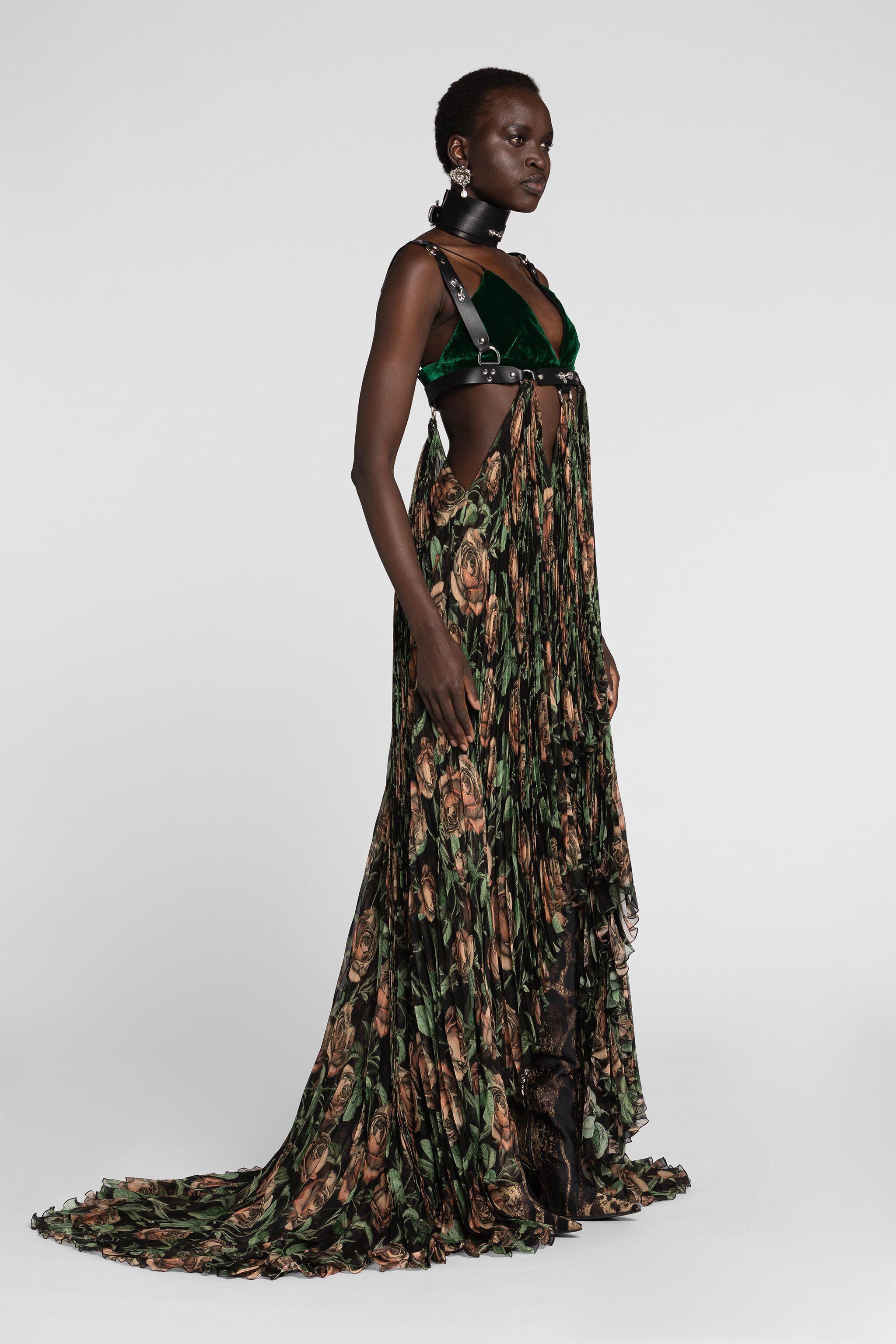 Shop Roberto Cavalli Maxikleid Mit Rosen-print In Rosa/nero