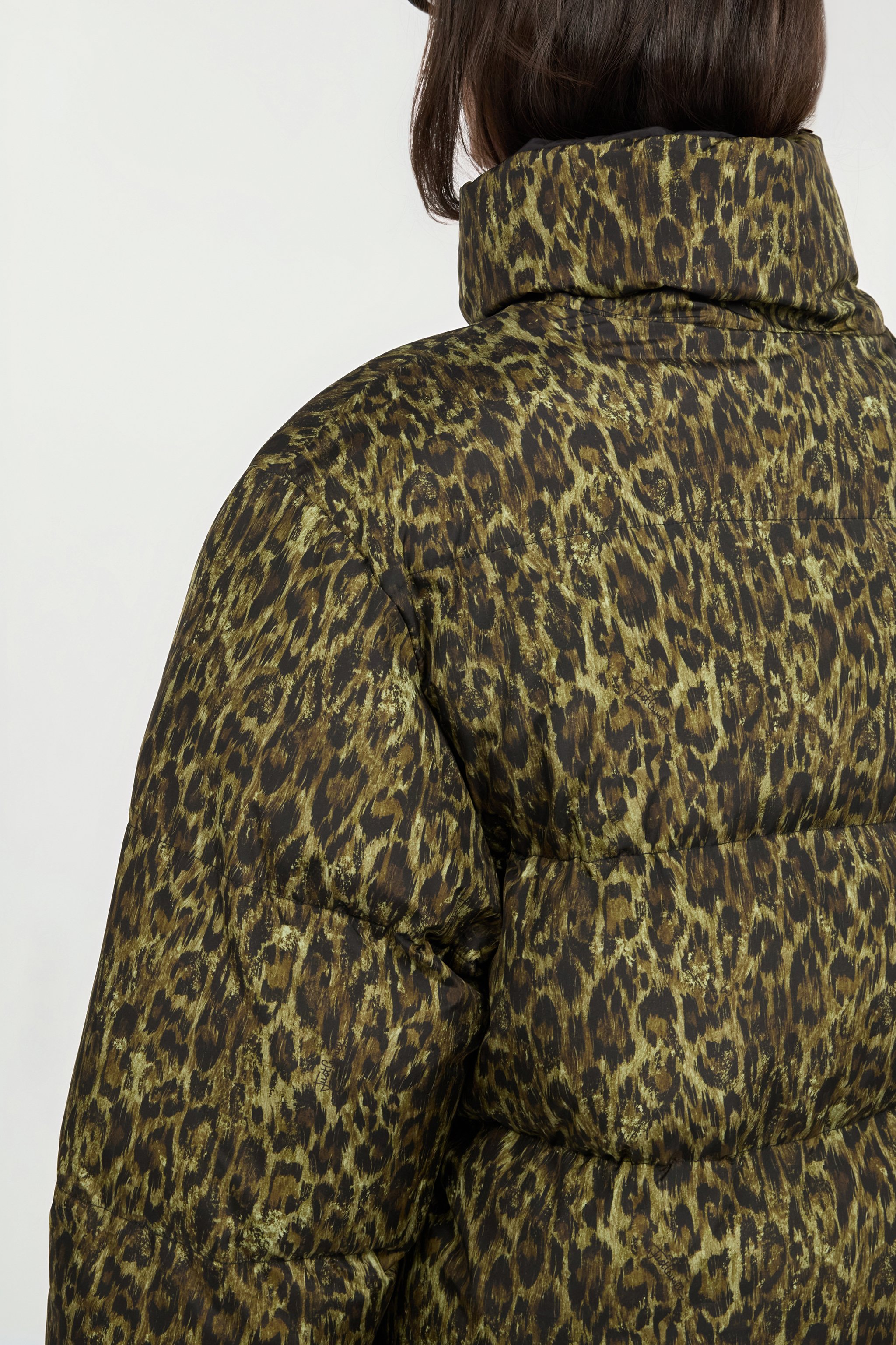 Roberto Cavalli Leopard Jacquard Print Reversible Puffer Jacket In Black
