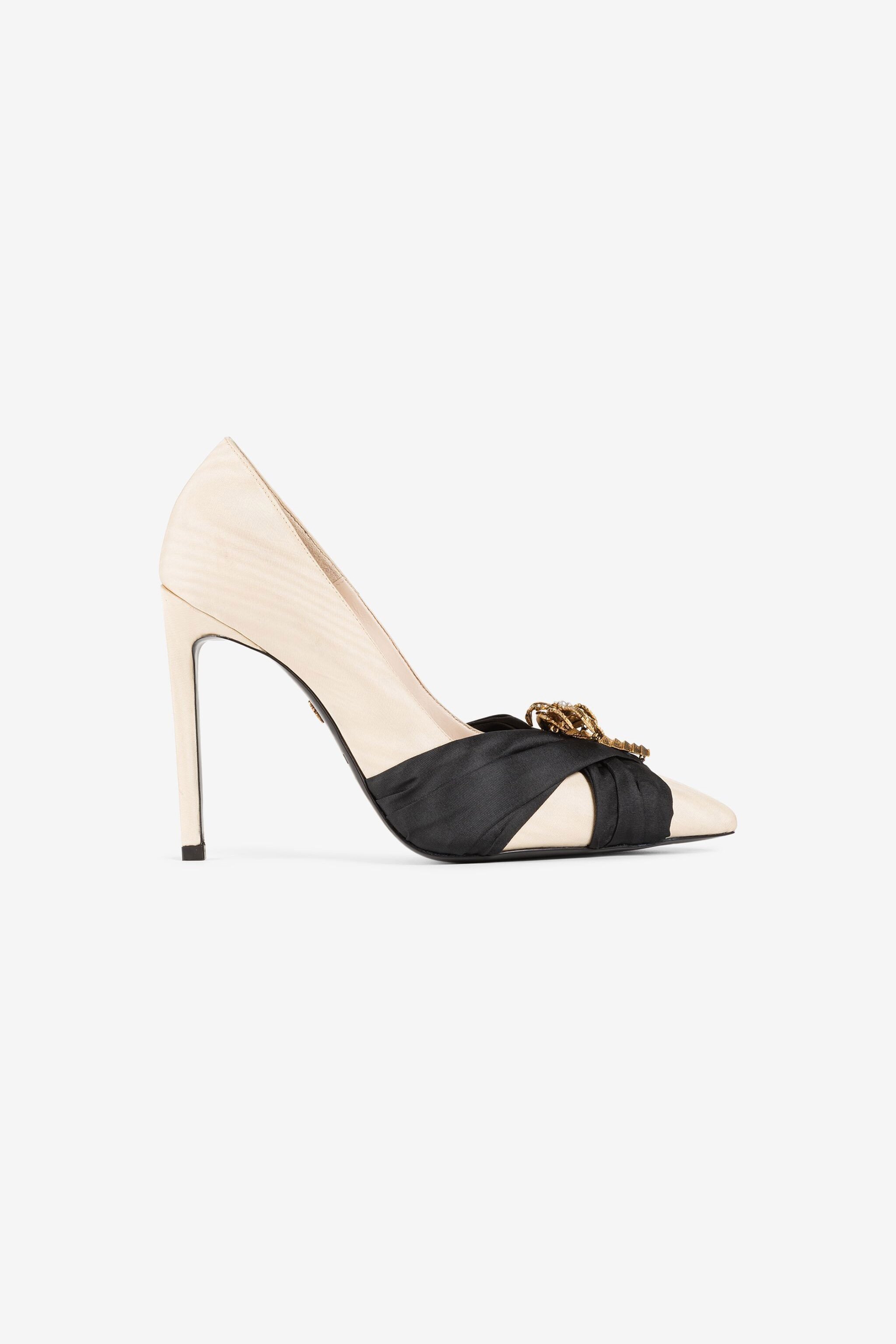 Roberto Cavalli Ribbon-embellished Pointed Toe Pumps In Ivory/black