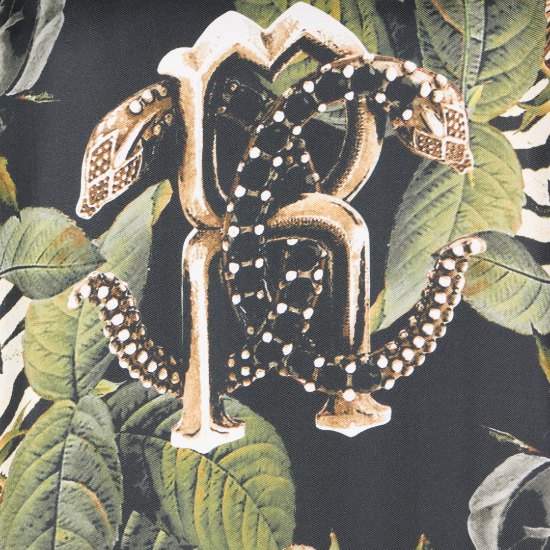 Shop Roberto Cavalli T-shirt Mit Print Jungle Und Monogramm Mirror Snake In Dark Green