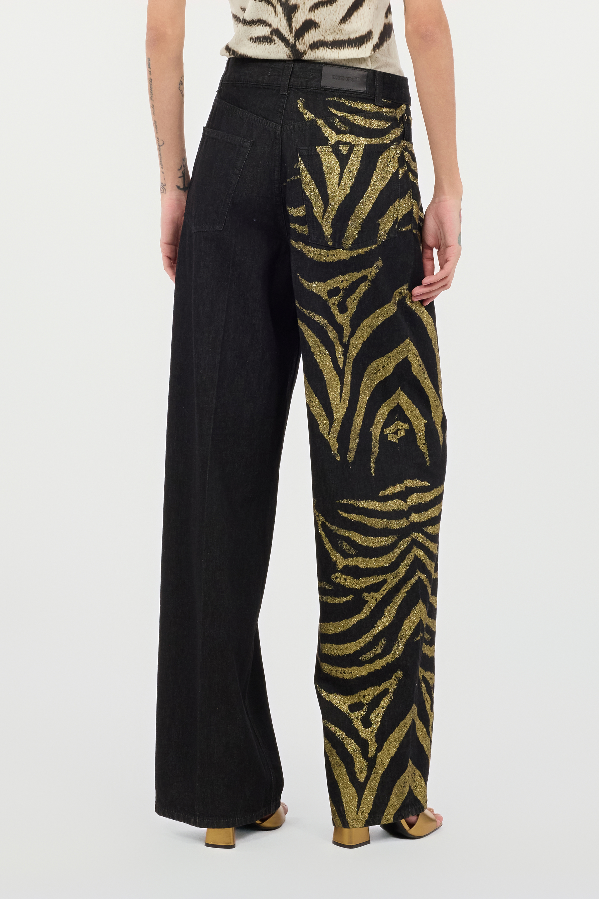 Roberto Cavalli Jeans With Side Zebra Print In Oro/nero 191101