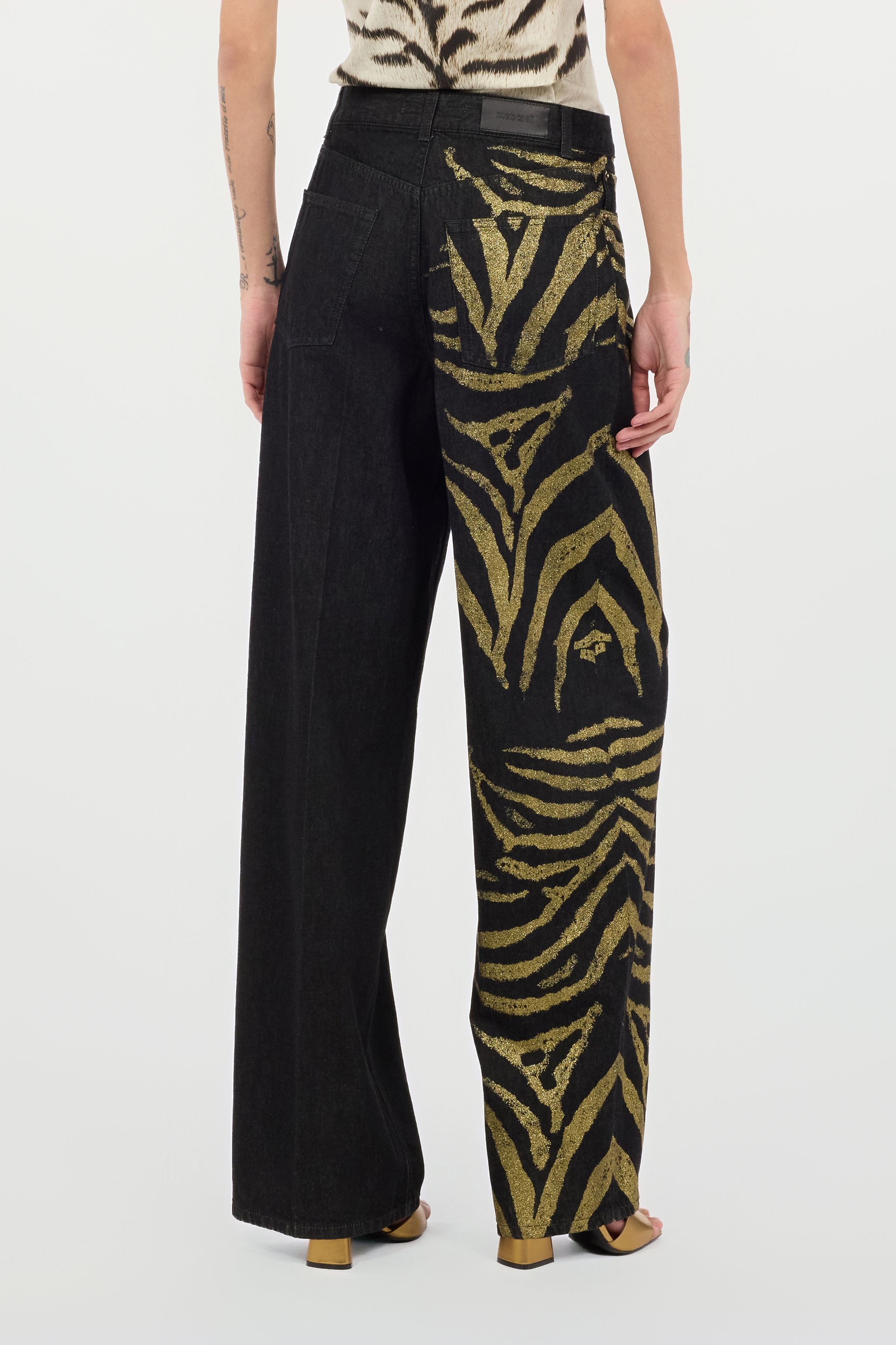 Roberto Cavalli Jeans With Side Zebra Print In Oro/nero 191101