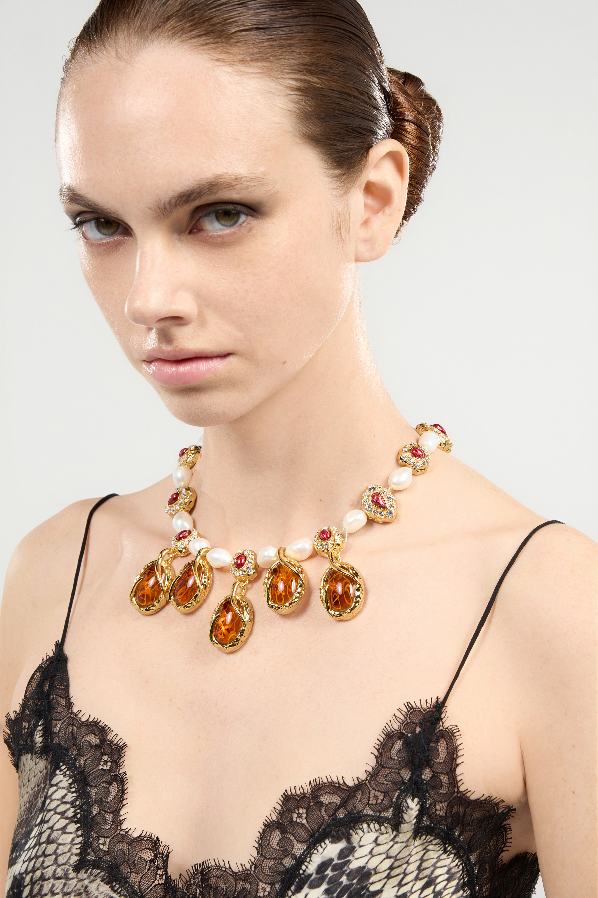Golden Necklace With Pearls And Topaz-Effect Stones