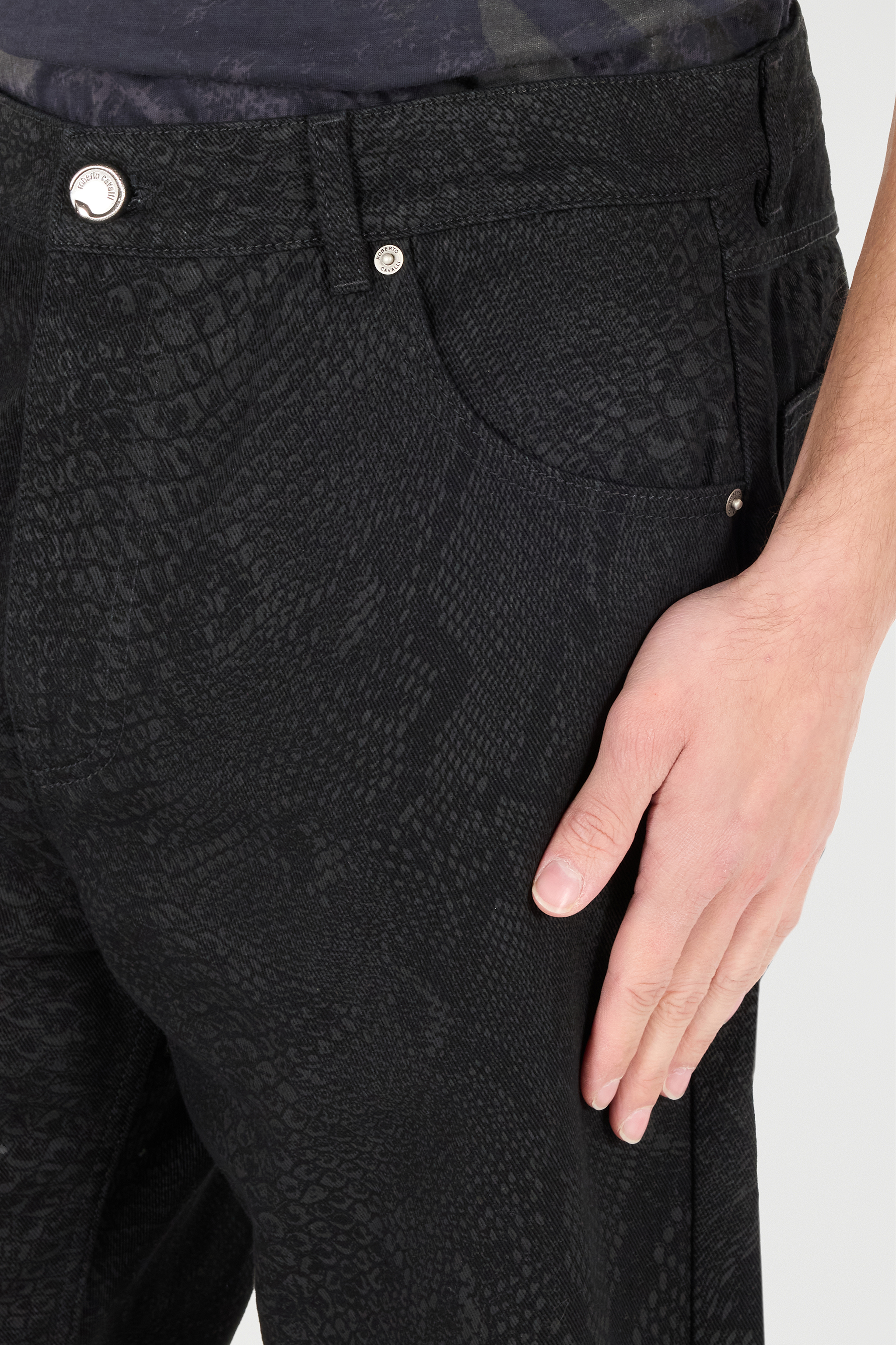 Shop Roberto Cavalli Hose Mit Print Python In Black