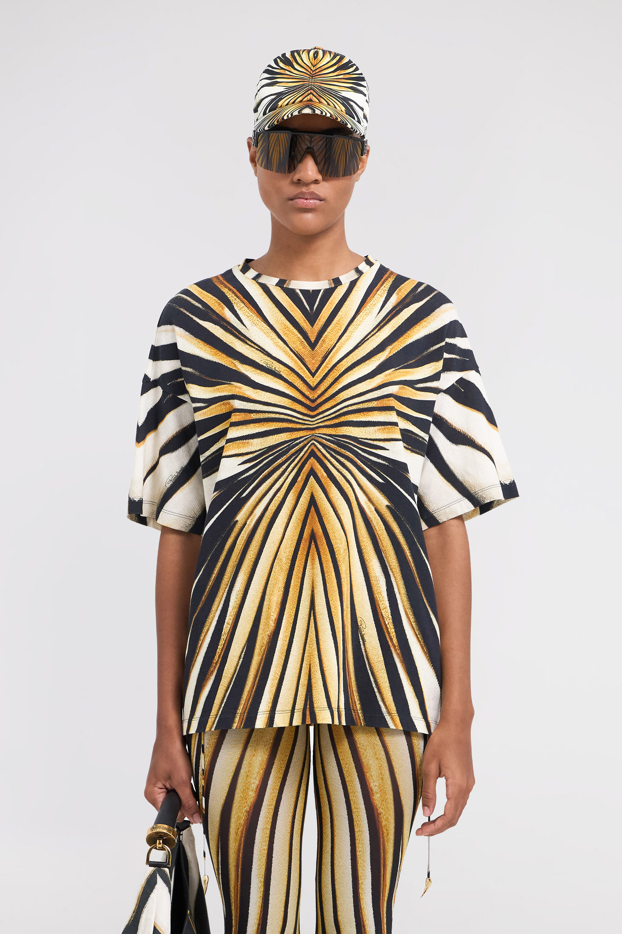 Shop Roberto Cavalli Ray Of Gold Druck T-shirt
