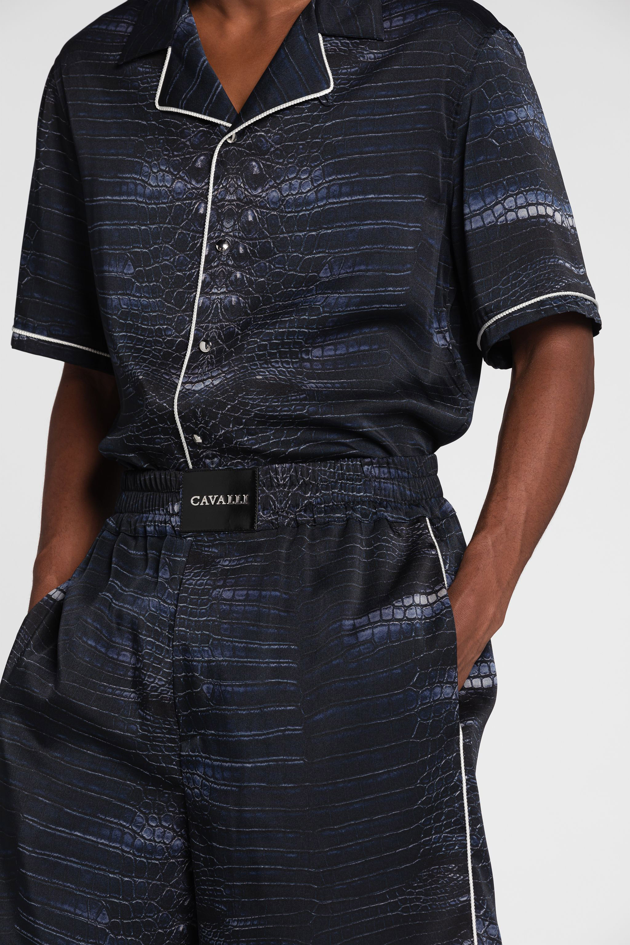 Roberto Cavalli Crocodile Print Knee-length Shorts In Dark Blue