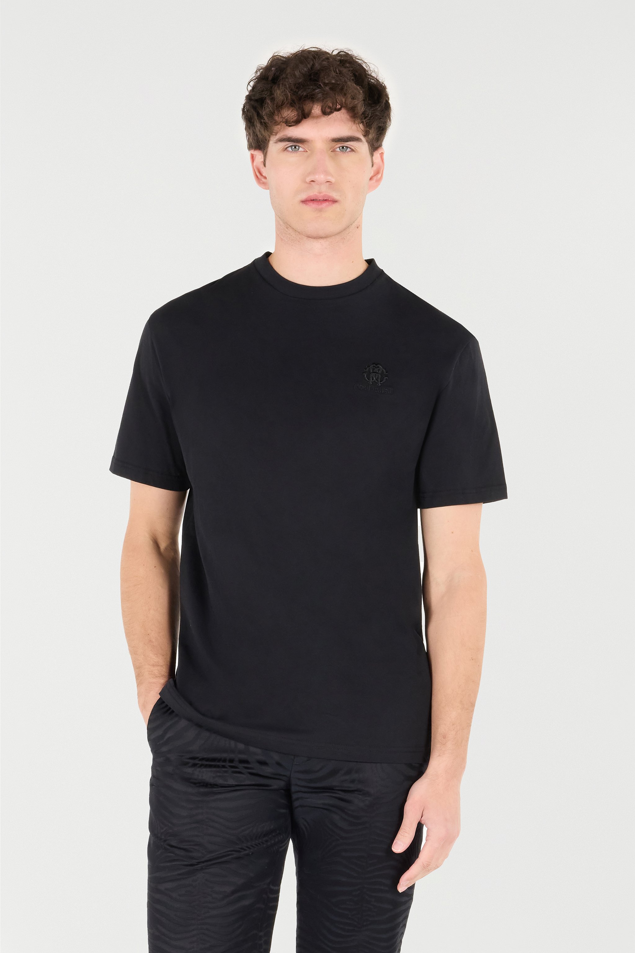 Shop Roberto Cavalli T-shirt Mit Stickerei In Form Des Monogramms Rc Und Logo In Black