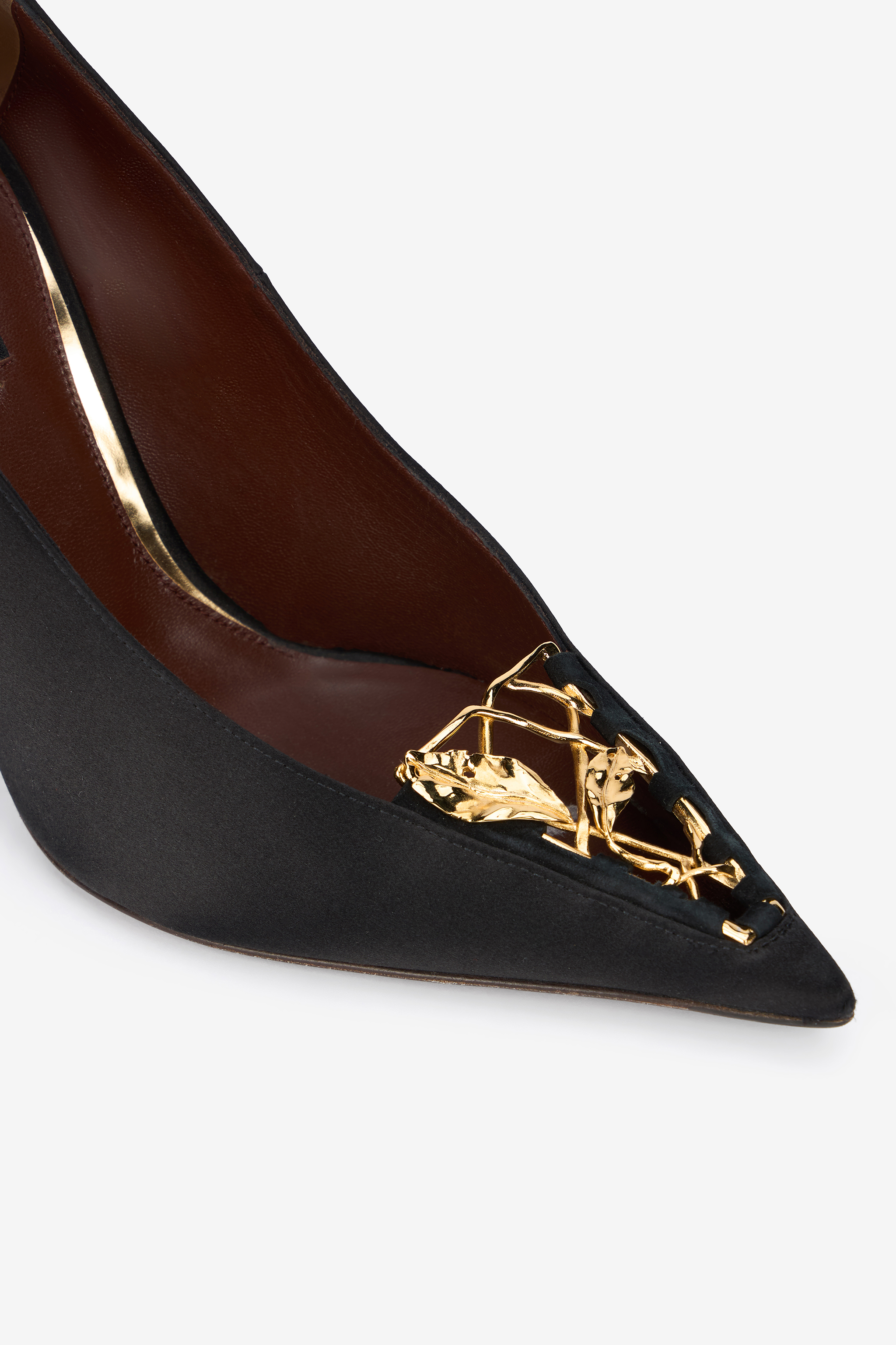 Roberto Cavalli Black Pumps With Leaf Insert In Black